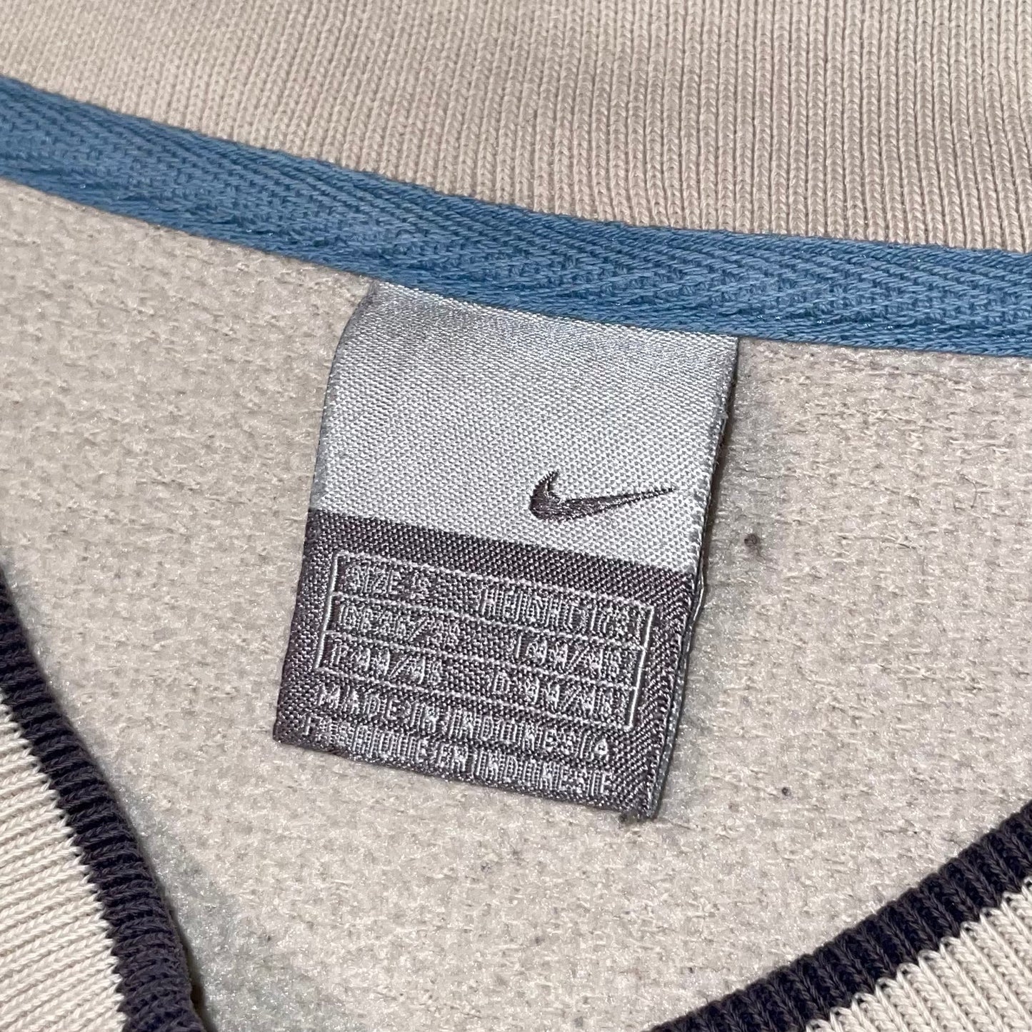 Nike 00s Embroidered Cream Sweatshirt S