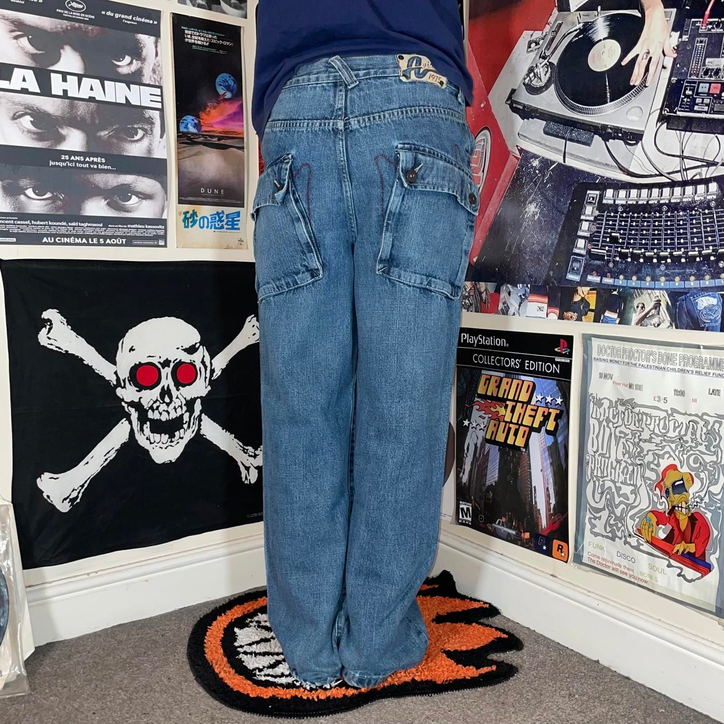 Avirex 00s Embroidered Leg Text Cargo Jeans 30x31