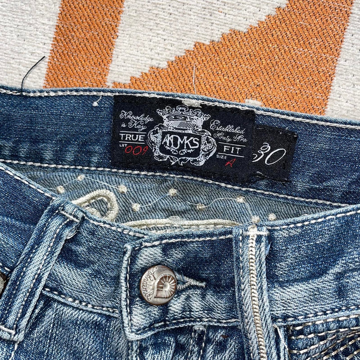 Akademiks 00s Embroidered Swirl Jeans 30x29