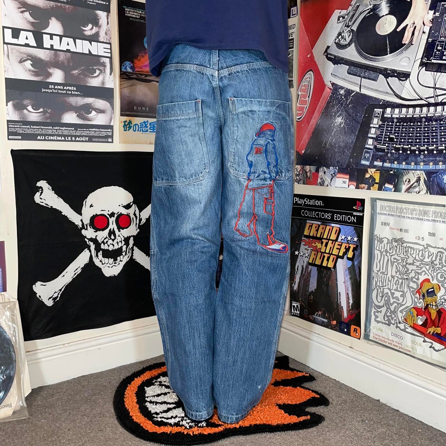 Hip Hop 00s Embroidered Character Blue Denim Jeans 28x30