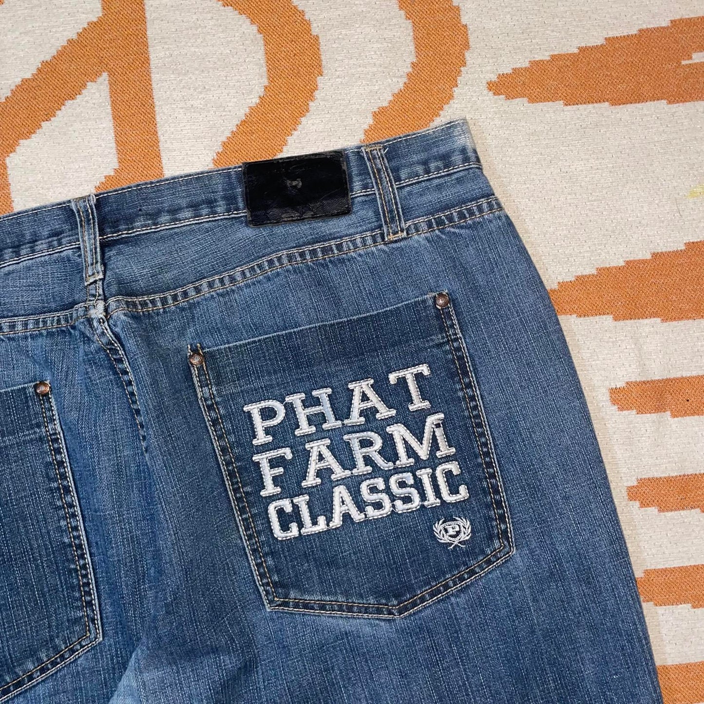 Phat Farm 00s Baggy Embroidered Jorts 44x13