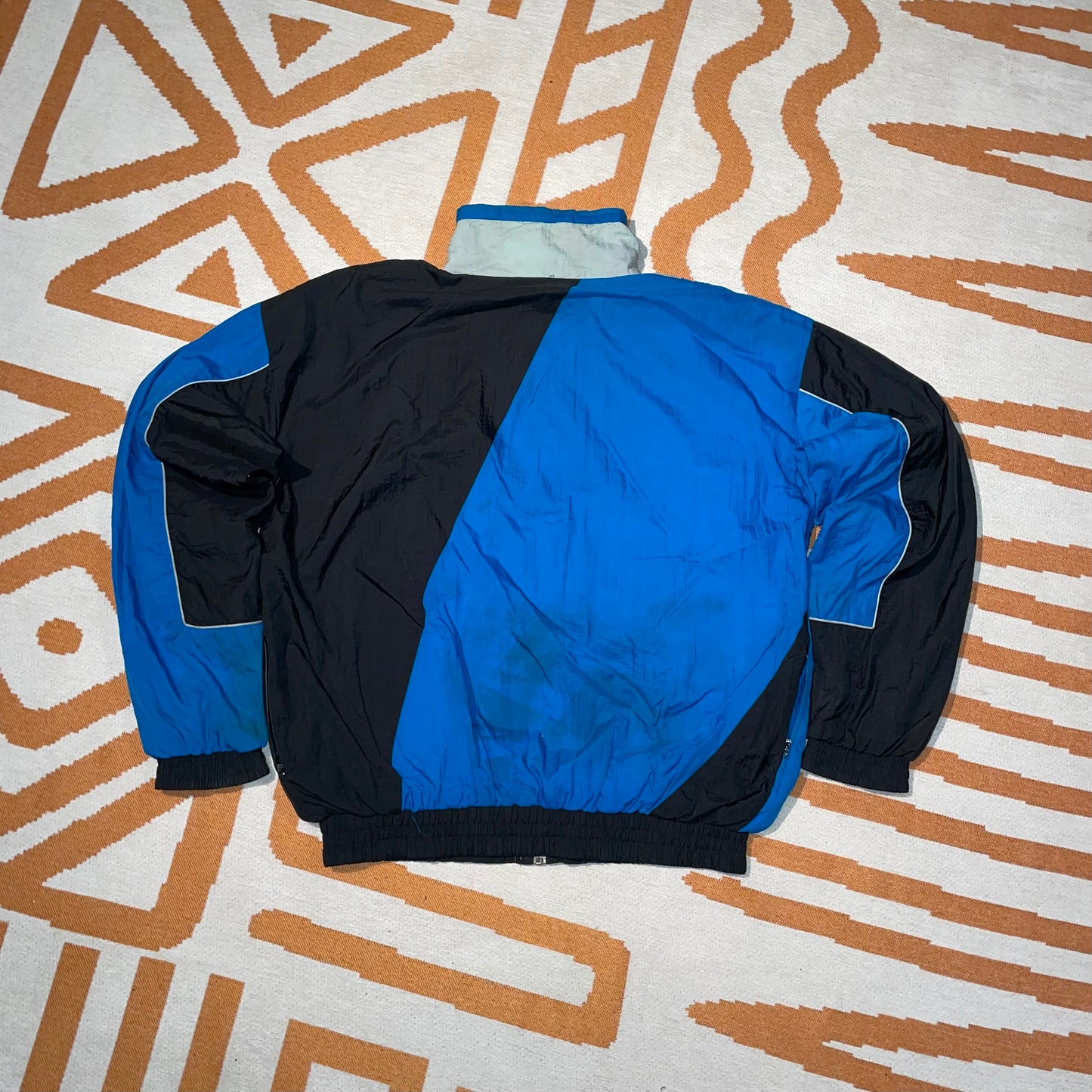 ClubRun 90s Patterned Windbreaker
