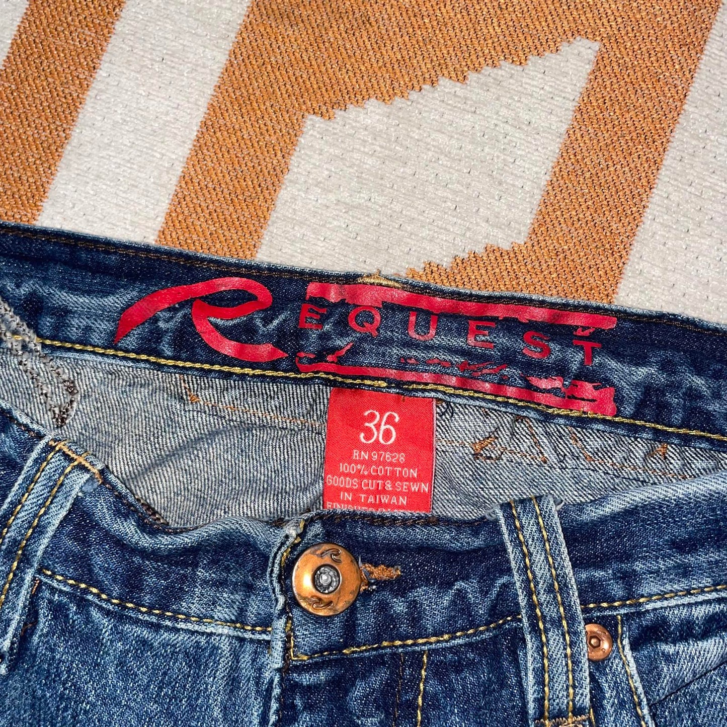 Request 00s Embroidered Wings Jorts 36x21