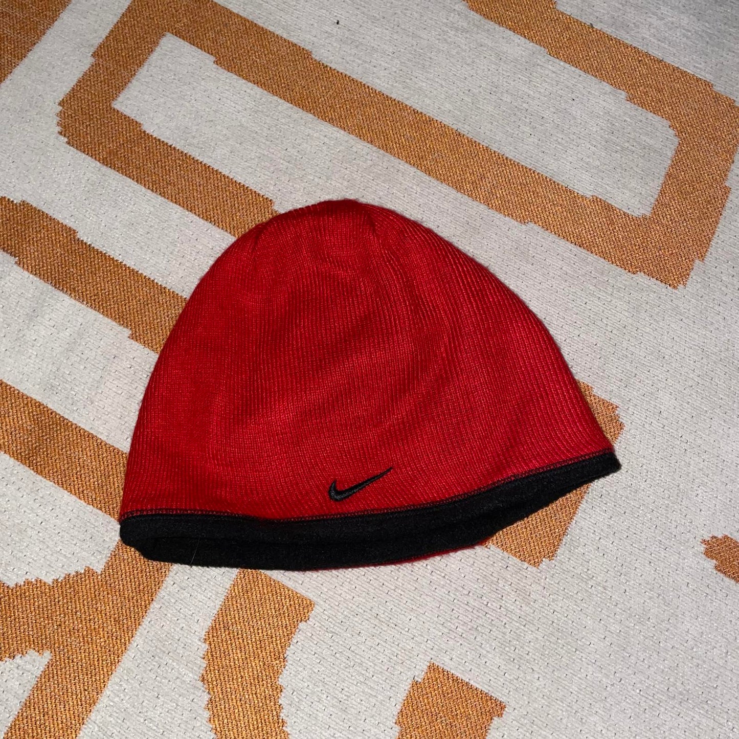 Nike 00s Reversible Swoosh Beanie