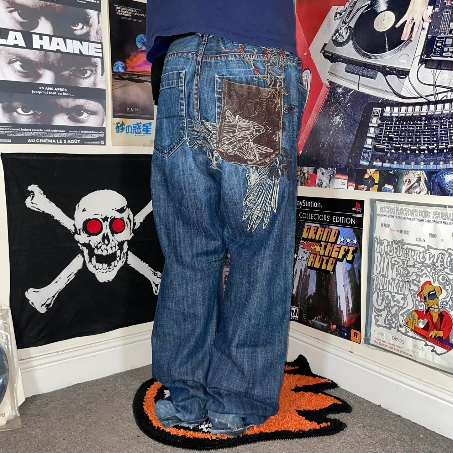 Artful Dodger 00s Embroidered Falcon Baggy Blue Jeans 38x34