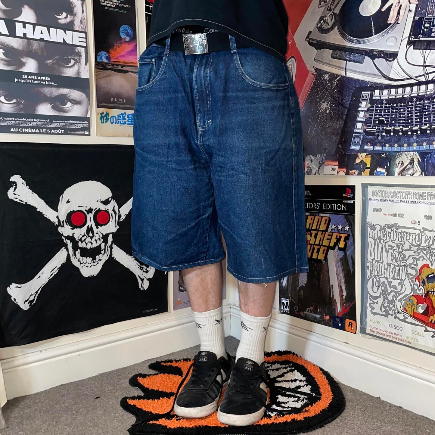 Bleu Bolt 00s Baggy Embroidered Jorts 36x12