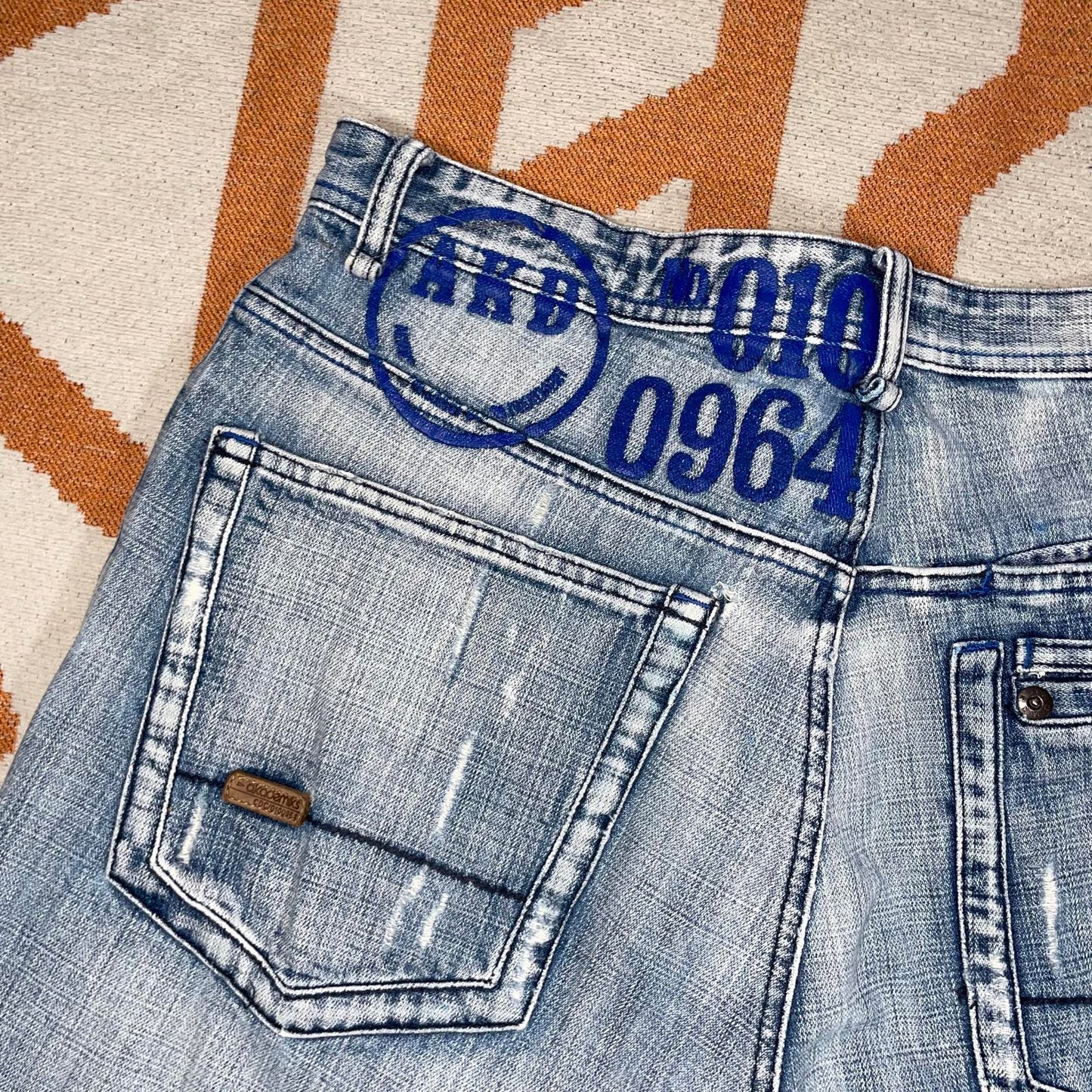 Akademiks 00s ‘Jeanius’ Printed Denim Blue Jeans 34x34