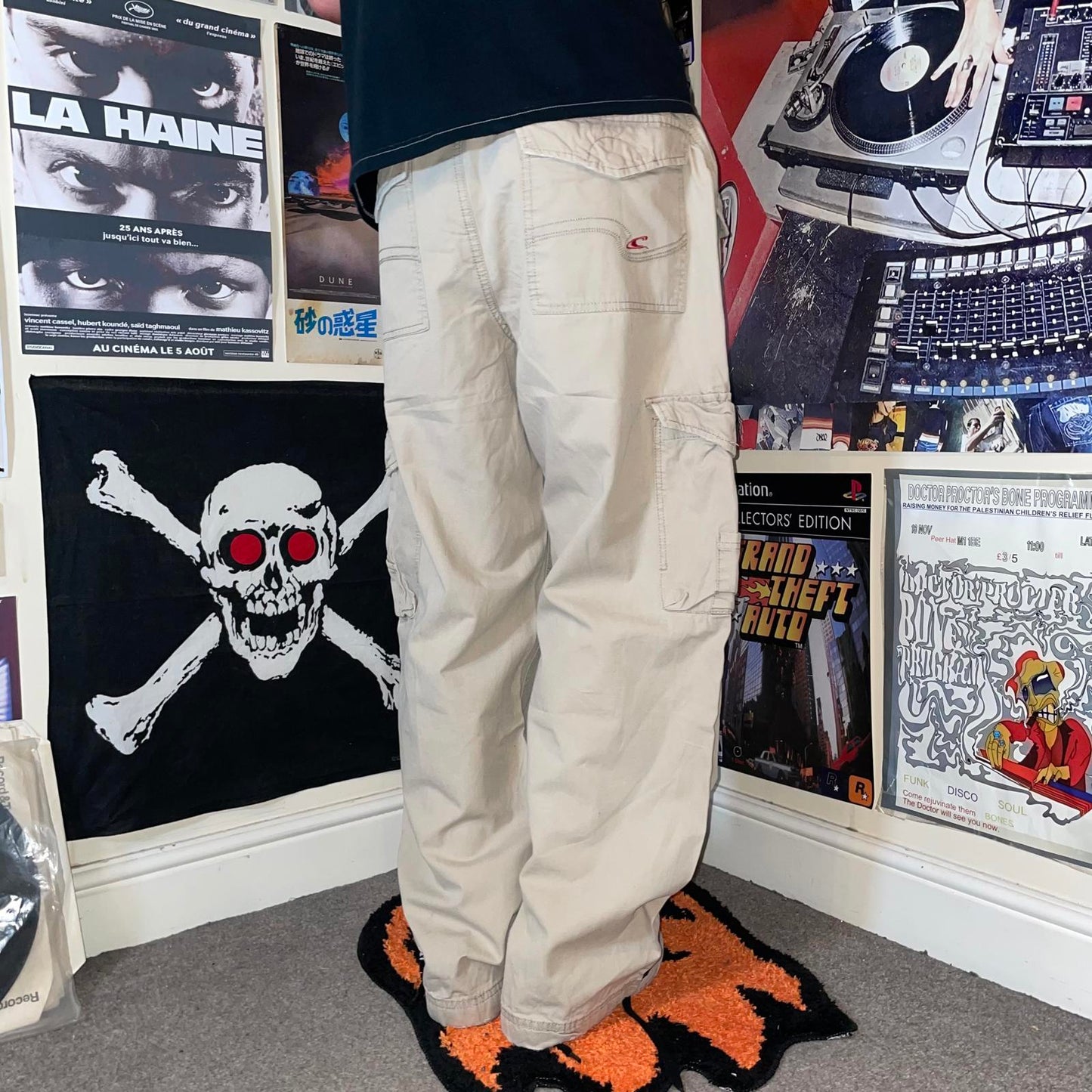 O’Neill 90s Embroidered Cargo Pants 34x32