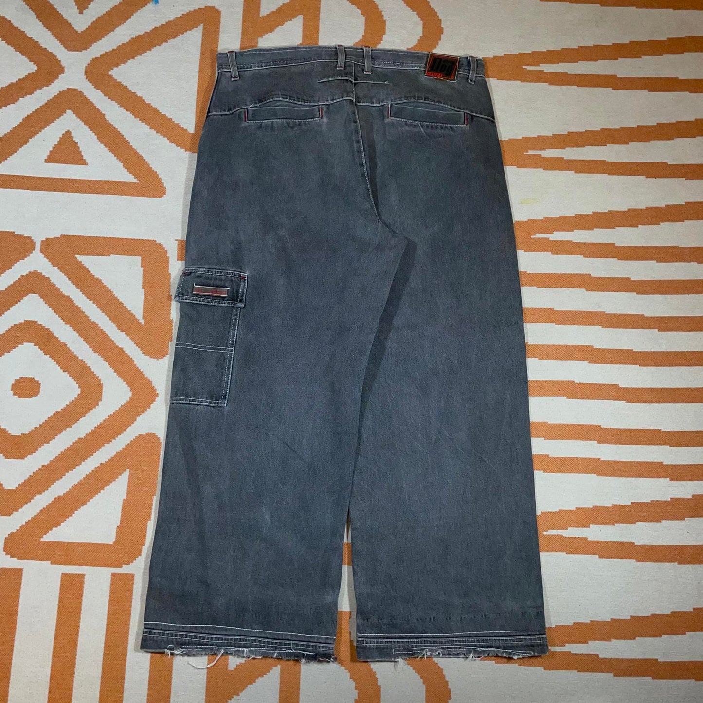 Dirty Dog 90s Embroidered Grey Baggy Cargo Jeans 38x30