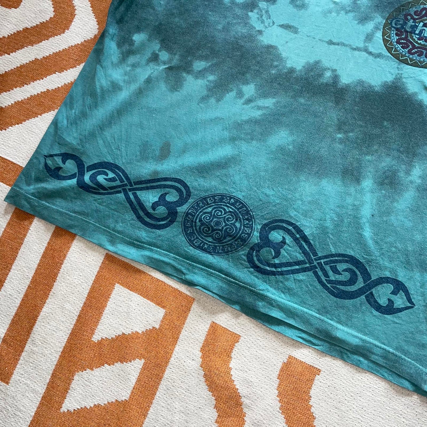 NewFast 90s Dye ‘Ethnic’ Graphic T-Shirt L