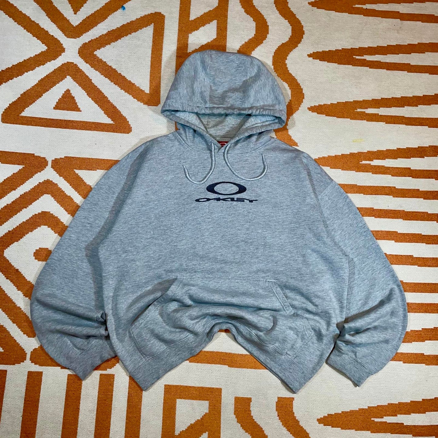 Oakley 90s Embroidered Lyǒn Hoodie M