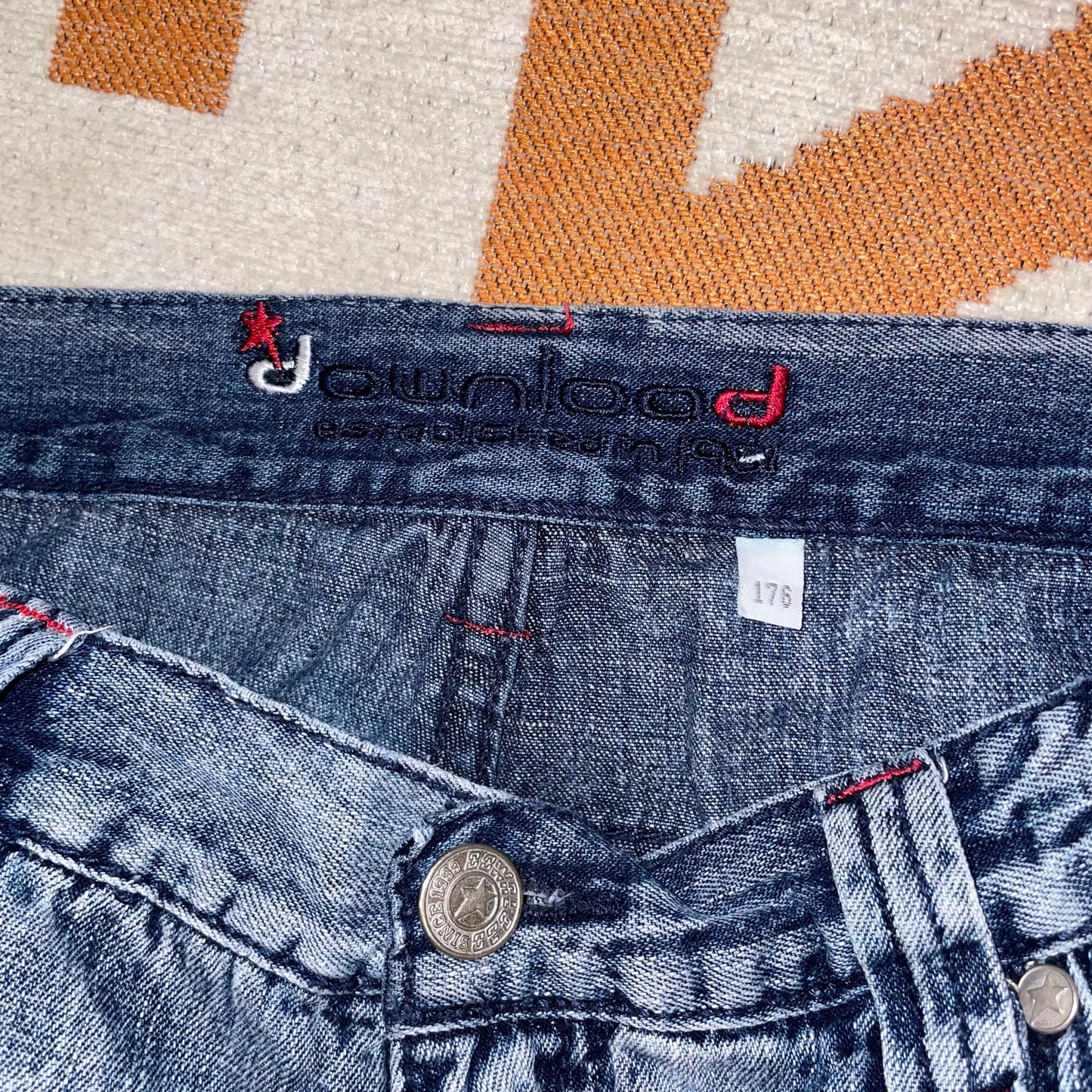 Download 90s Embroidered Skater Jeans 30x30
