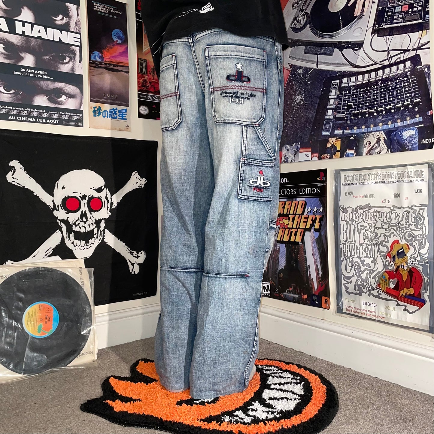 Download 90s Embroidered Skater Jeans 30x30