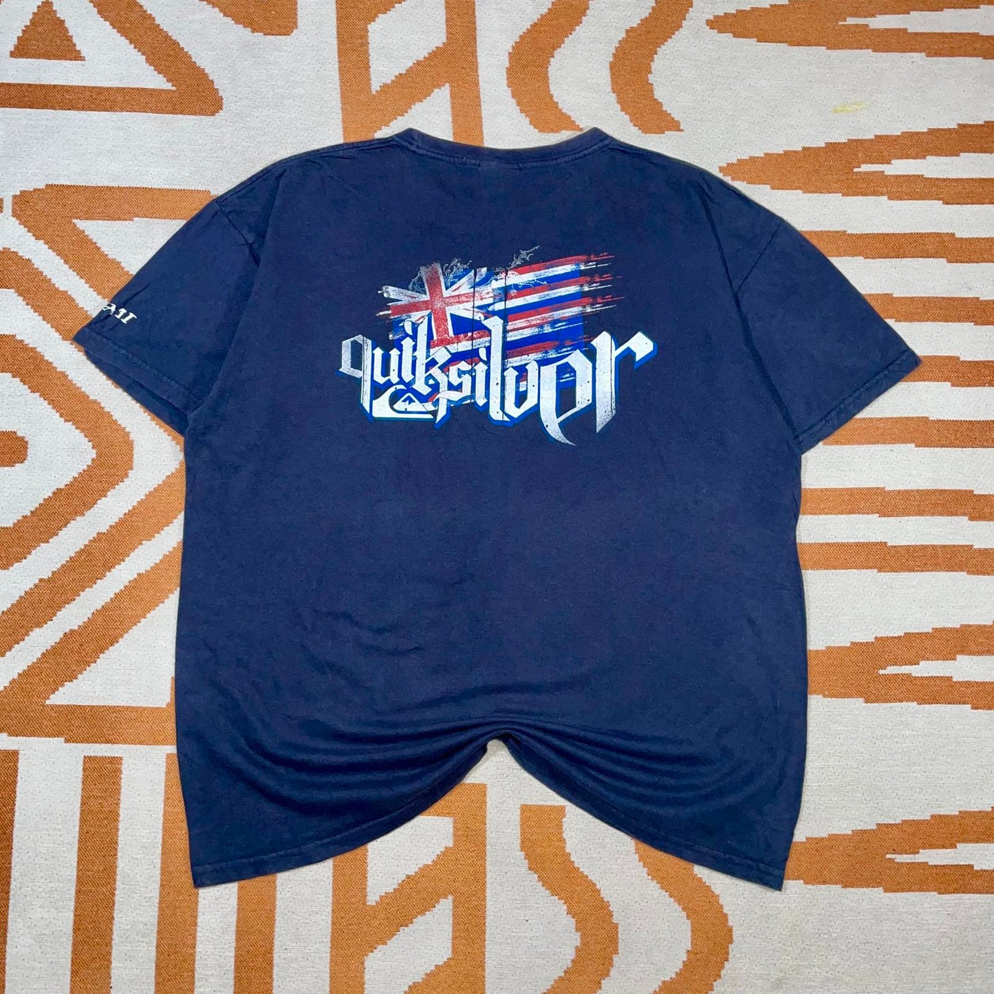 Quiksilver 00s Hawaii Flag Graphic T-Shirt L