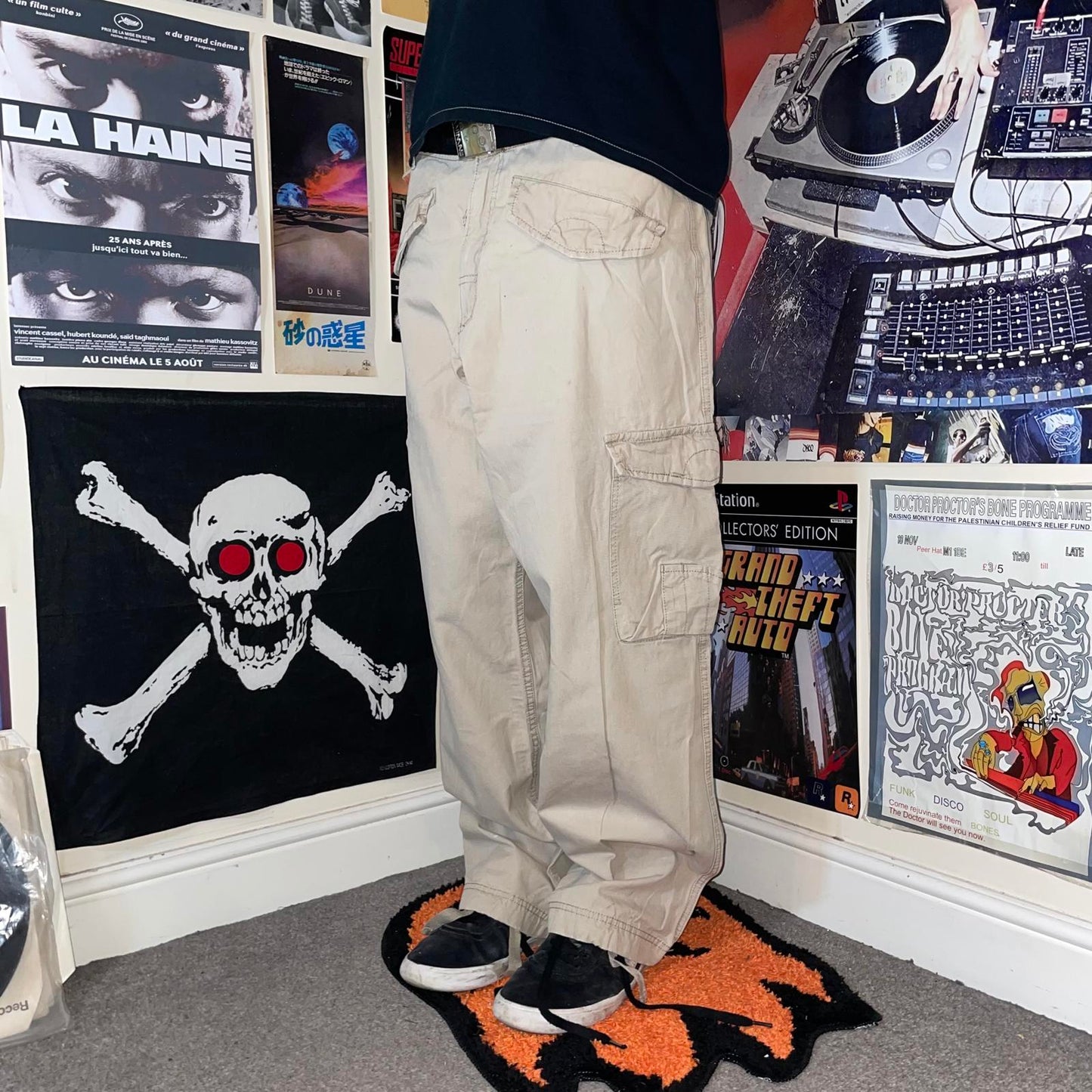 O’Neill 90s Embroidered Cargo Pants 34x32