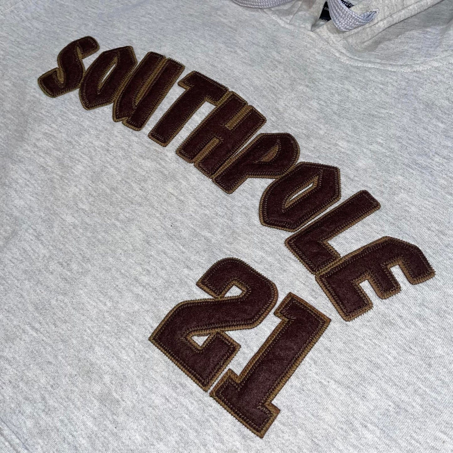 Southpole 90s Embroidered Spell-Out White Hoodie XL