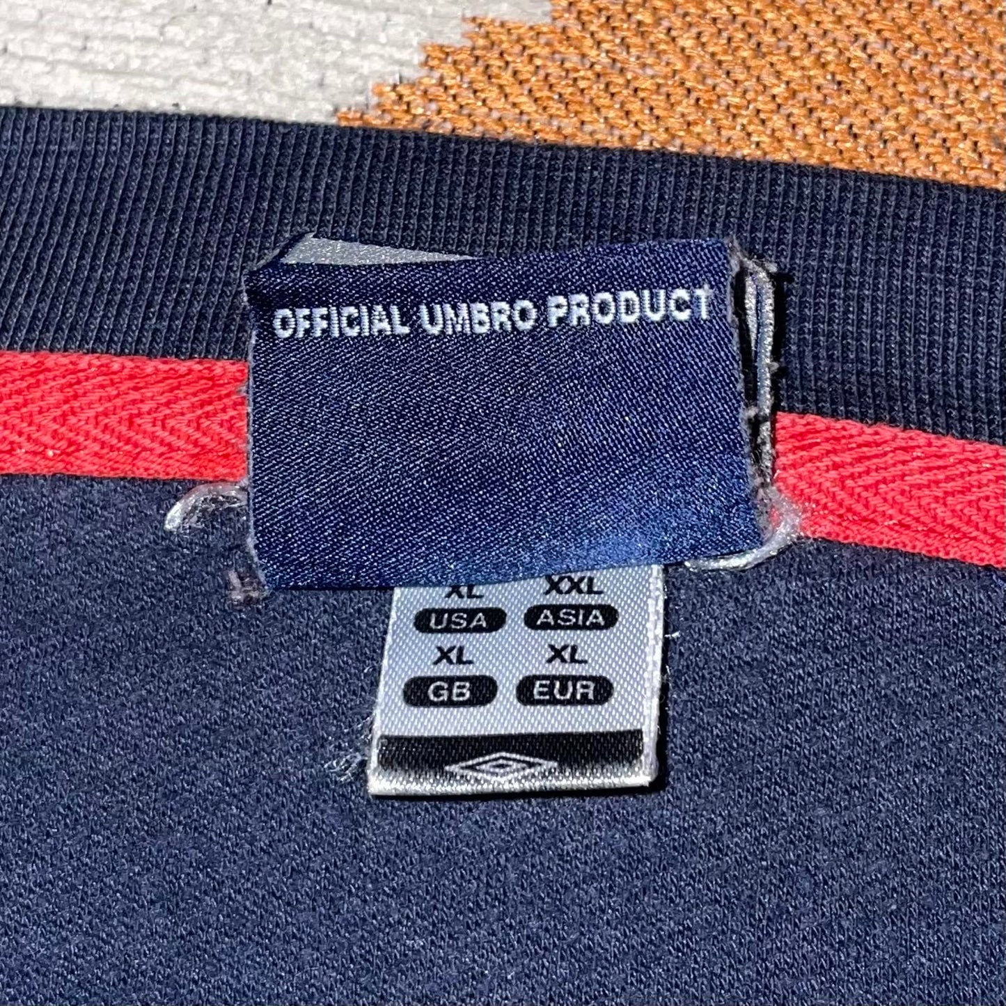 Umbro 00s Embroidered Navy Sweatshirt XL