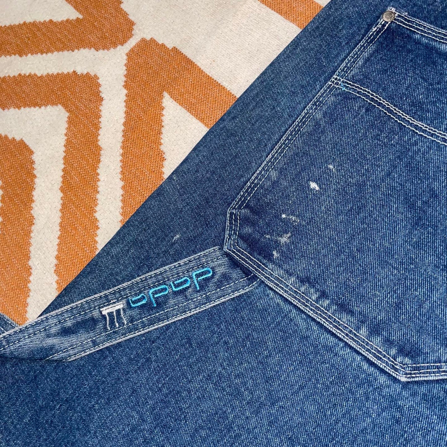 Dada 00s Baggy Embroidered Jorts 38x18
