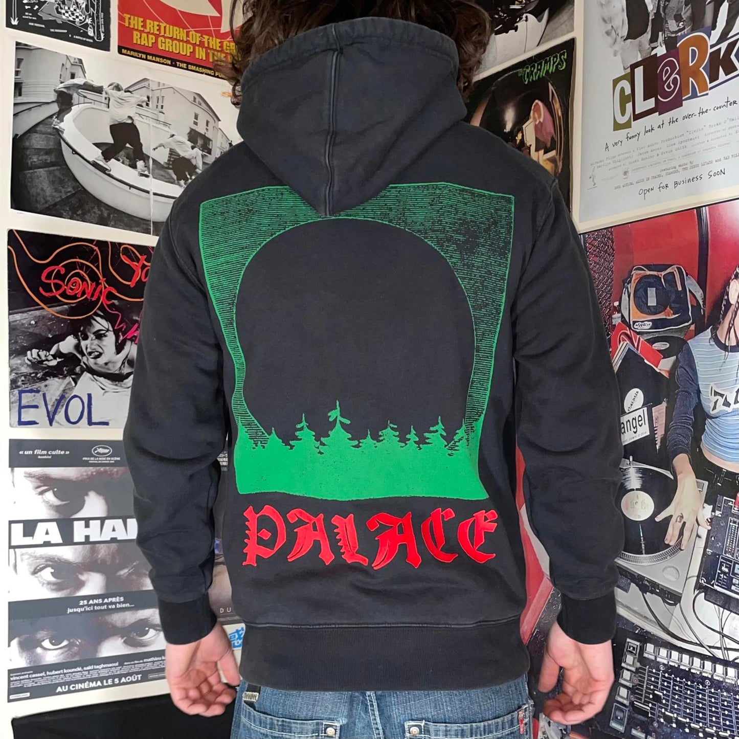 Palace ‘19 Graphic Moon Tree Black Hoodie S