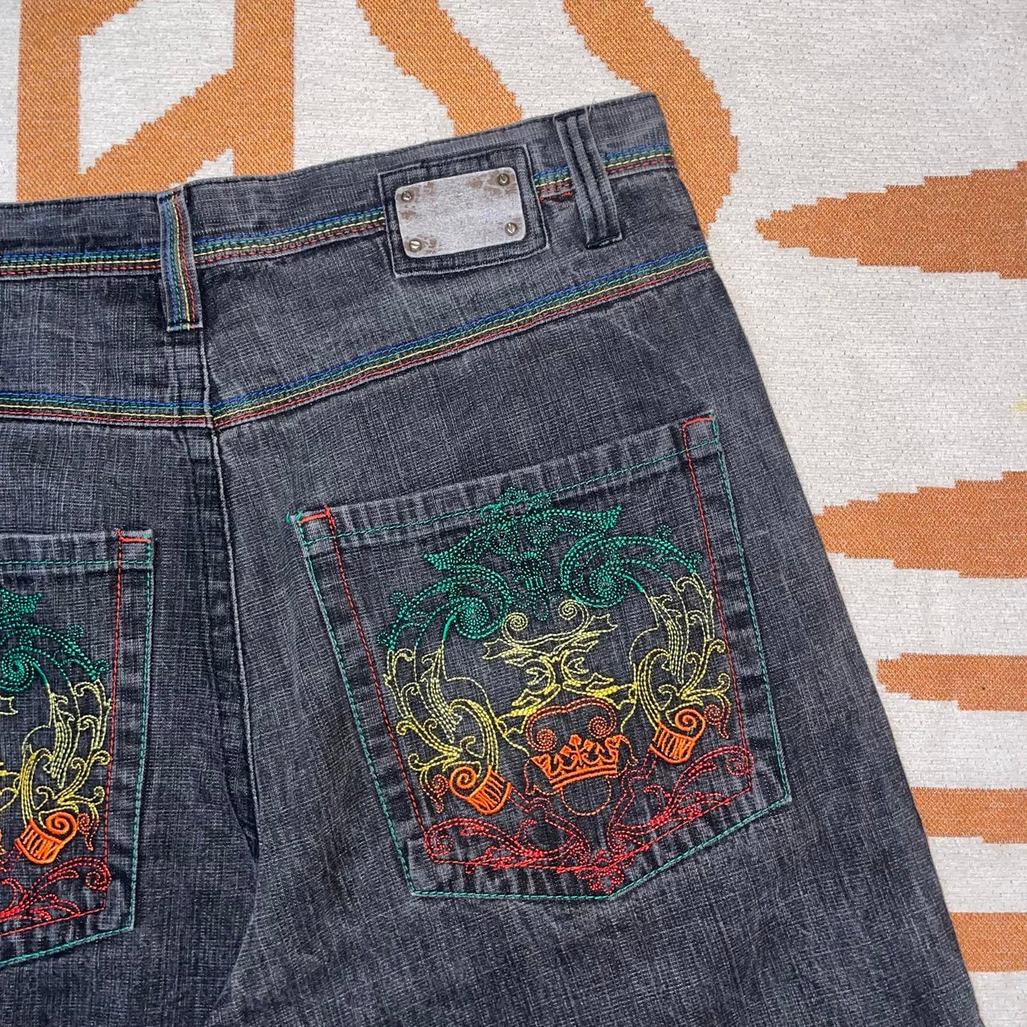 Dodeca 00s Embroidered Baggy Jorts 40x11