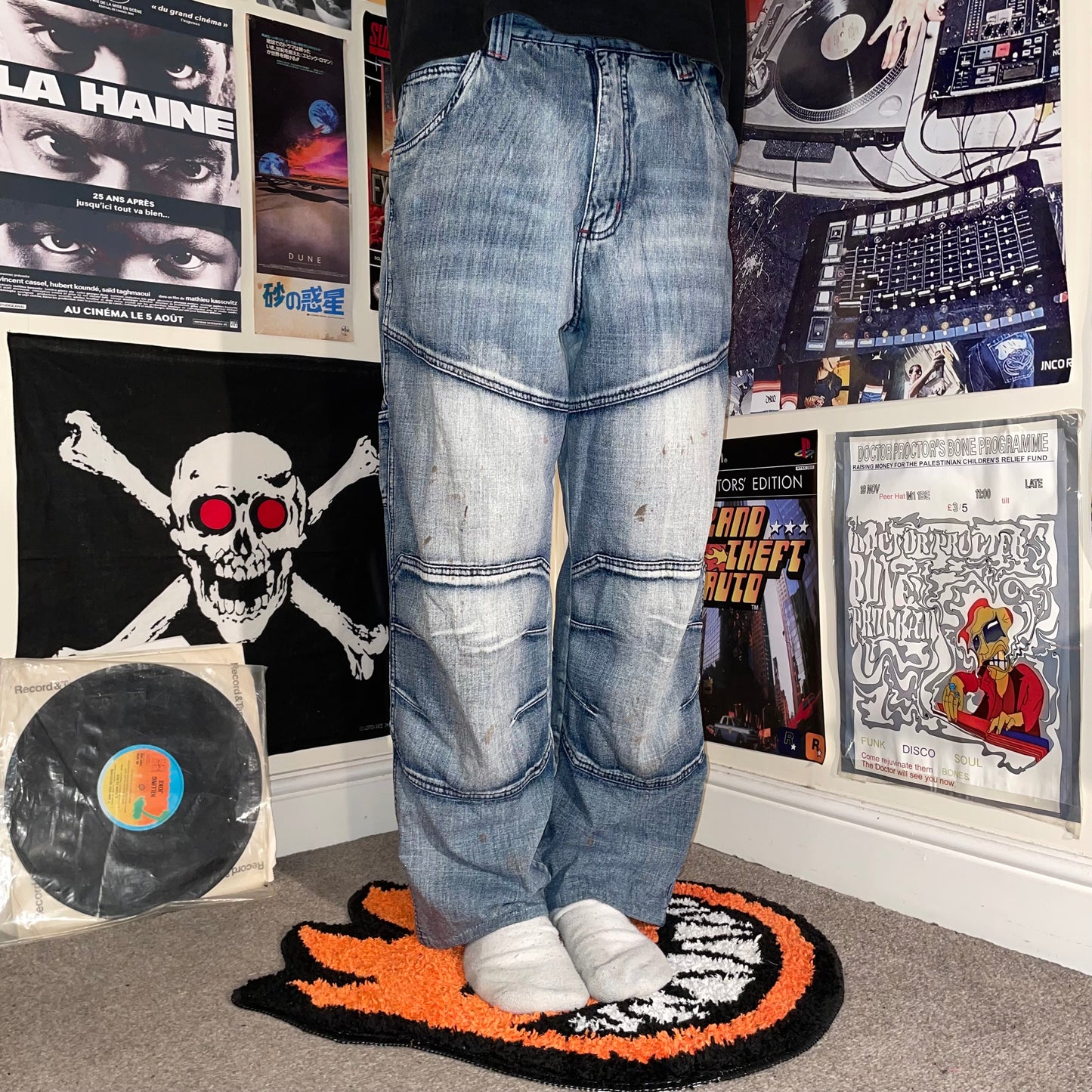 Download 90s Embroidered Skater Jeans 30x30