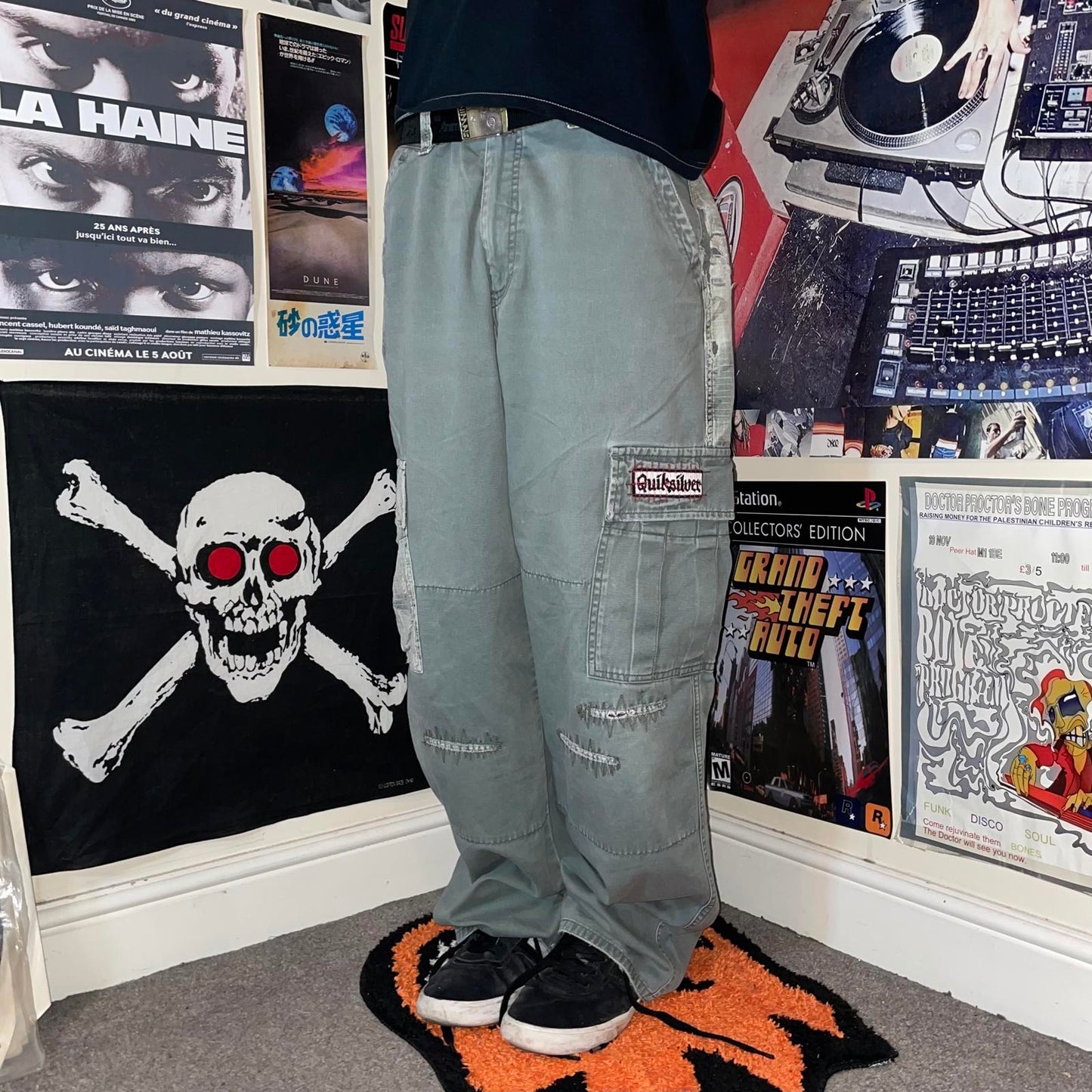 Quiksilver 90s Embroidered Camo Cargo Pants 34x32