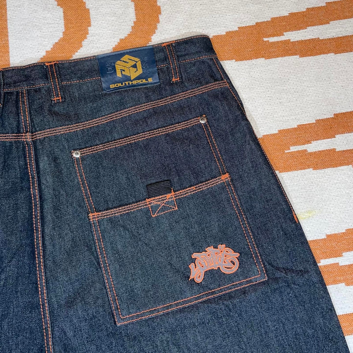 Southpole 90s Embroidered Handstyle Baggy Black Denim Jeans 42x34