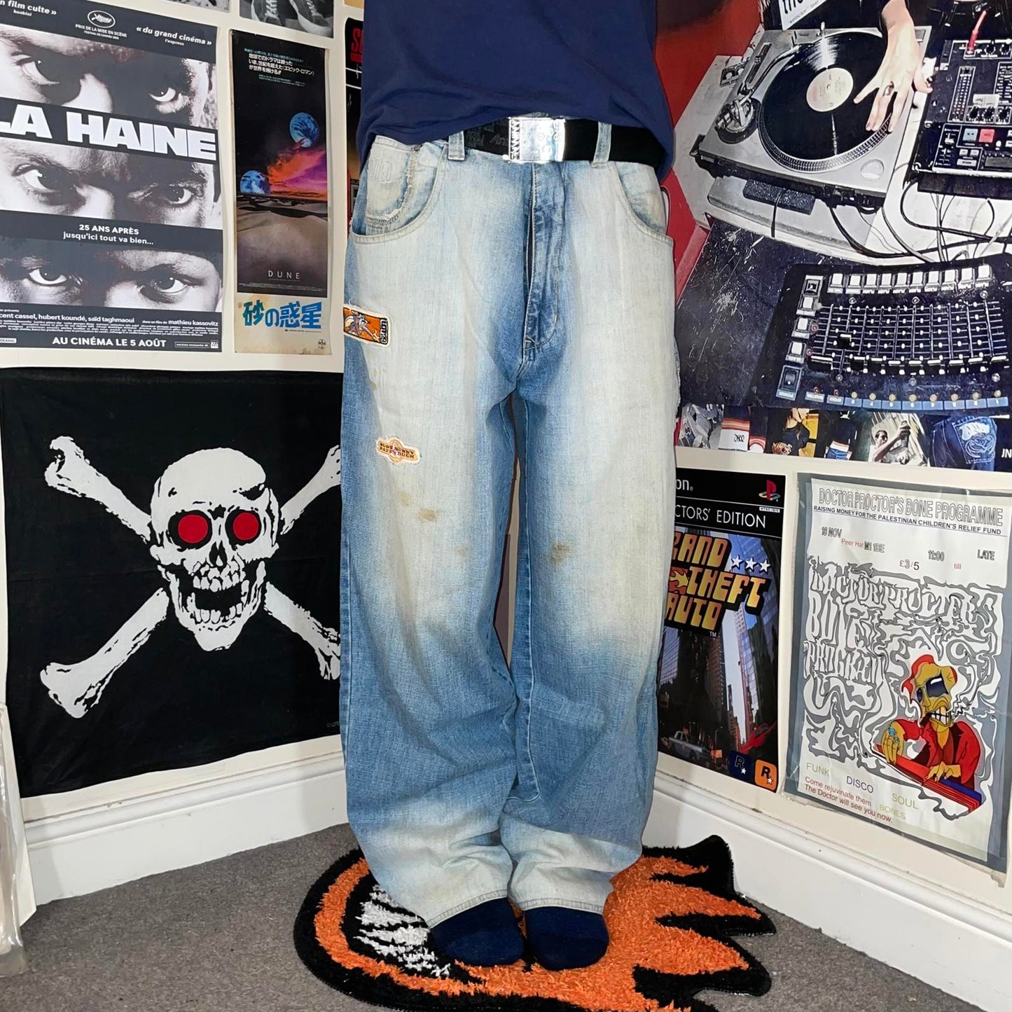 Lot 29 90s Embroidered Bugs Bunny Blue Denim Jeans 36x32