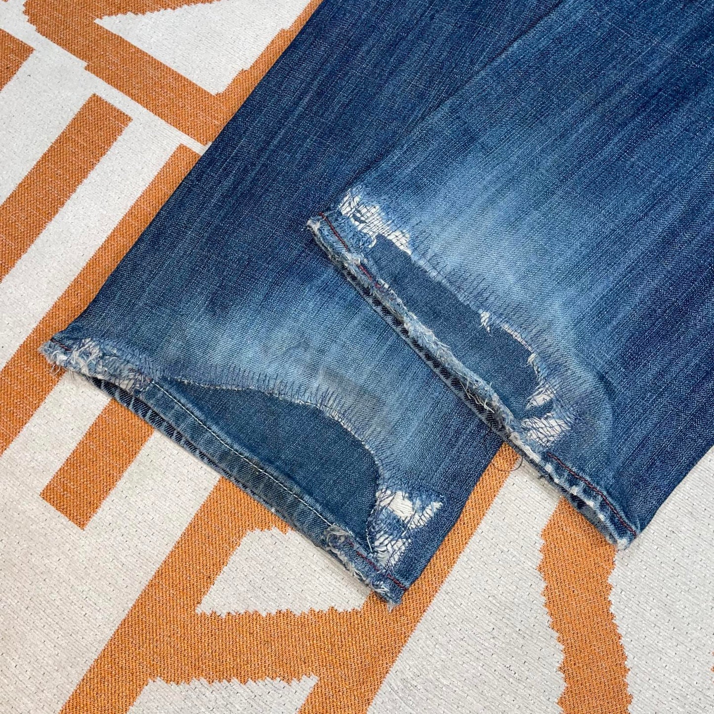 Artful Dodger 00s Embroidered Falcon Baggy Blue Jeans 38x34