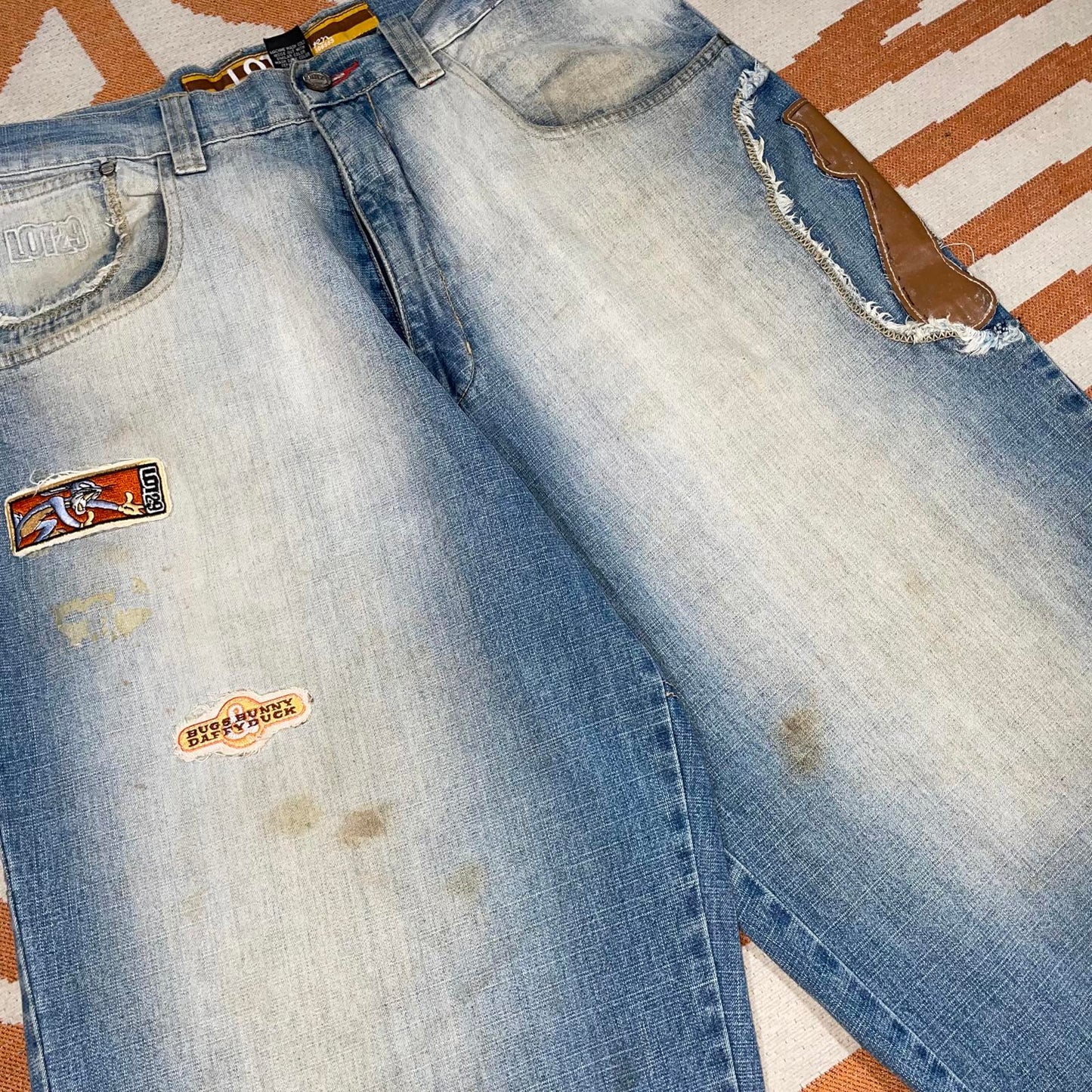 Lot 29 90s Embroidered Bugs Bunny Blue Denim Jeans 36x32