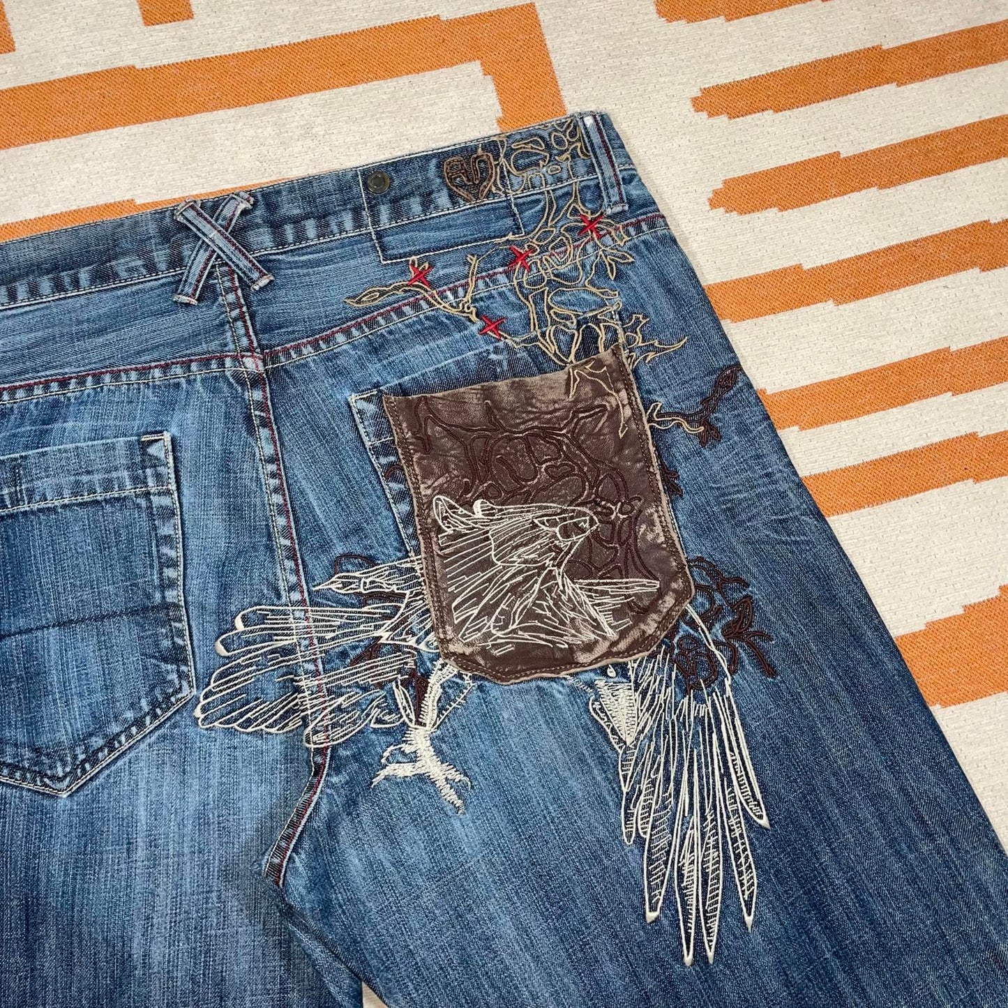 Artful Dodger 00s Embroidered Falcon Baggy Blue Jeans 38x34