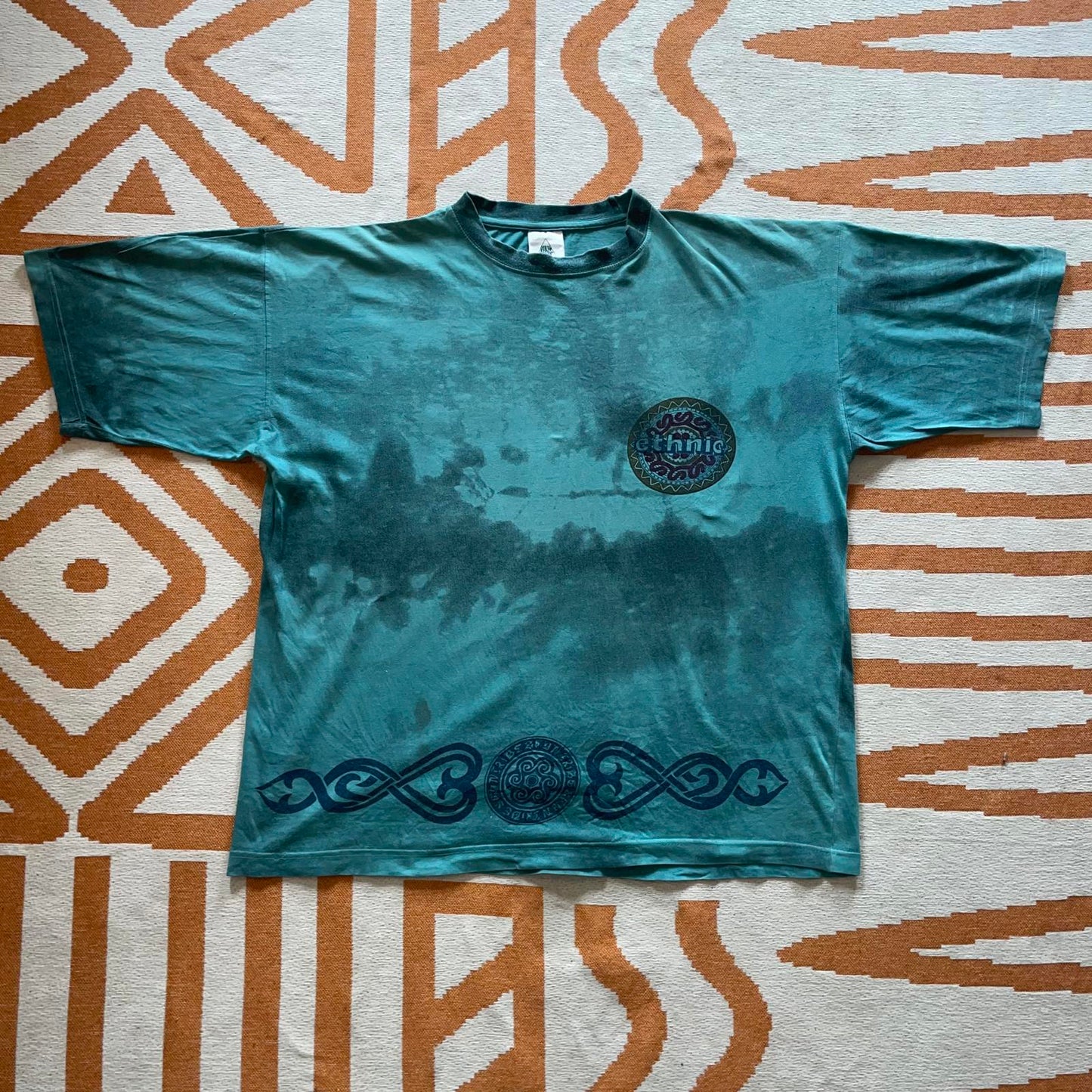 NewFast 90s Dye ‘Ethnic’ Graphic T-Shirt L