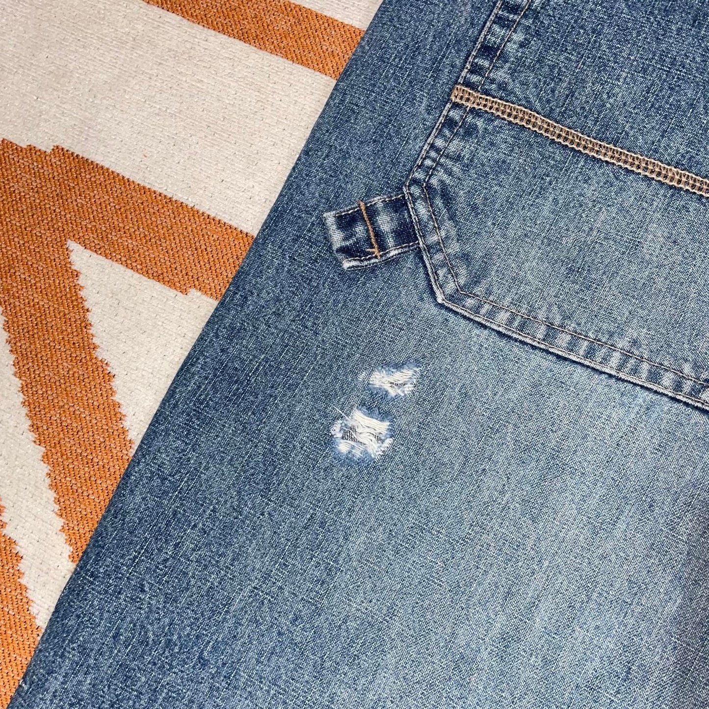 Mecca 00s Embroidered Baggy Blue Jeans 36x28