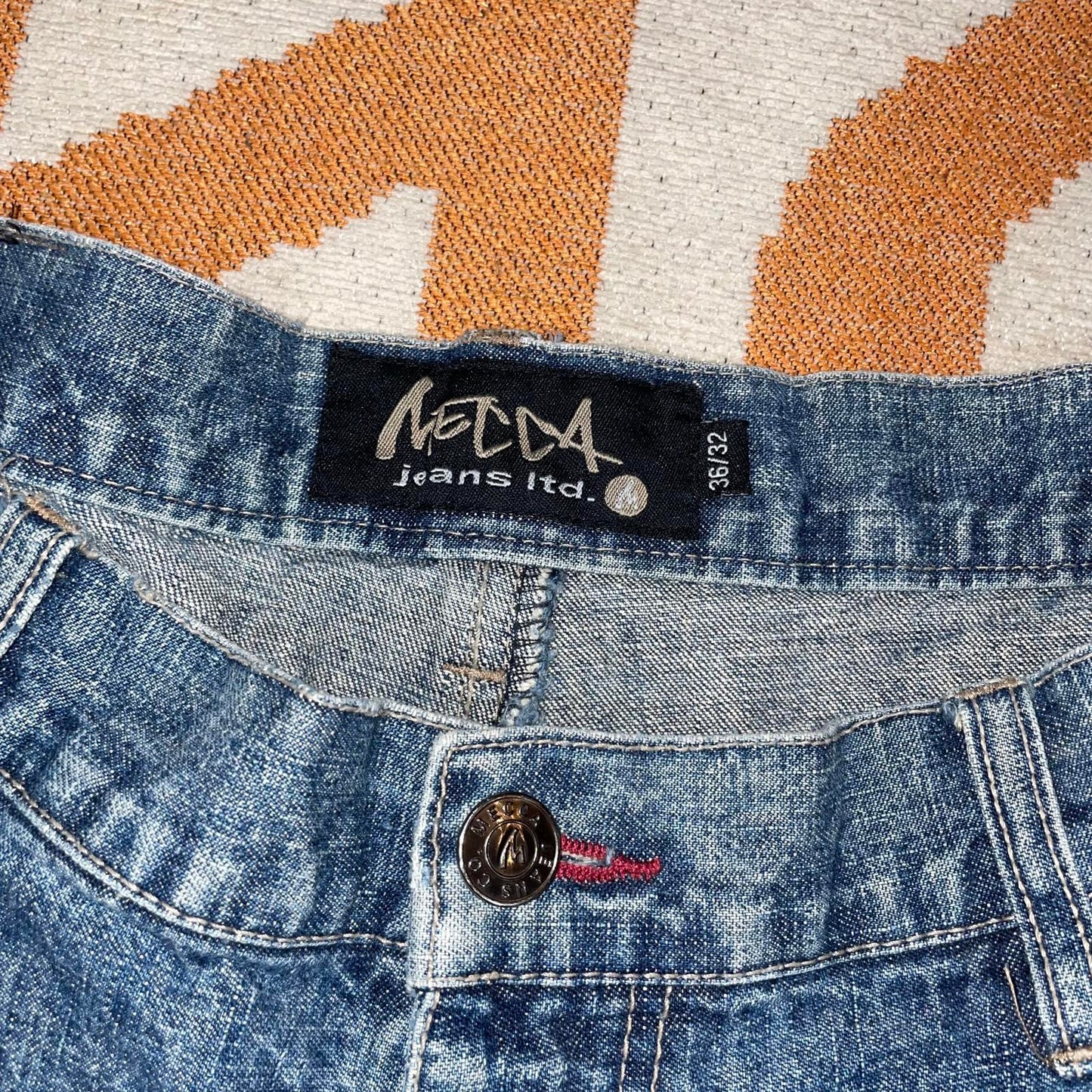 Mecca 00s Embroidered Baggy Blue Jeans 36x28