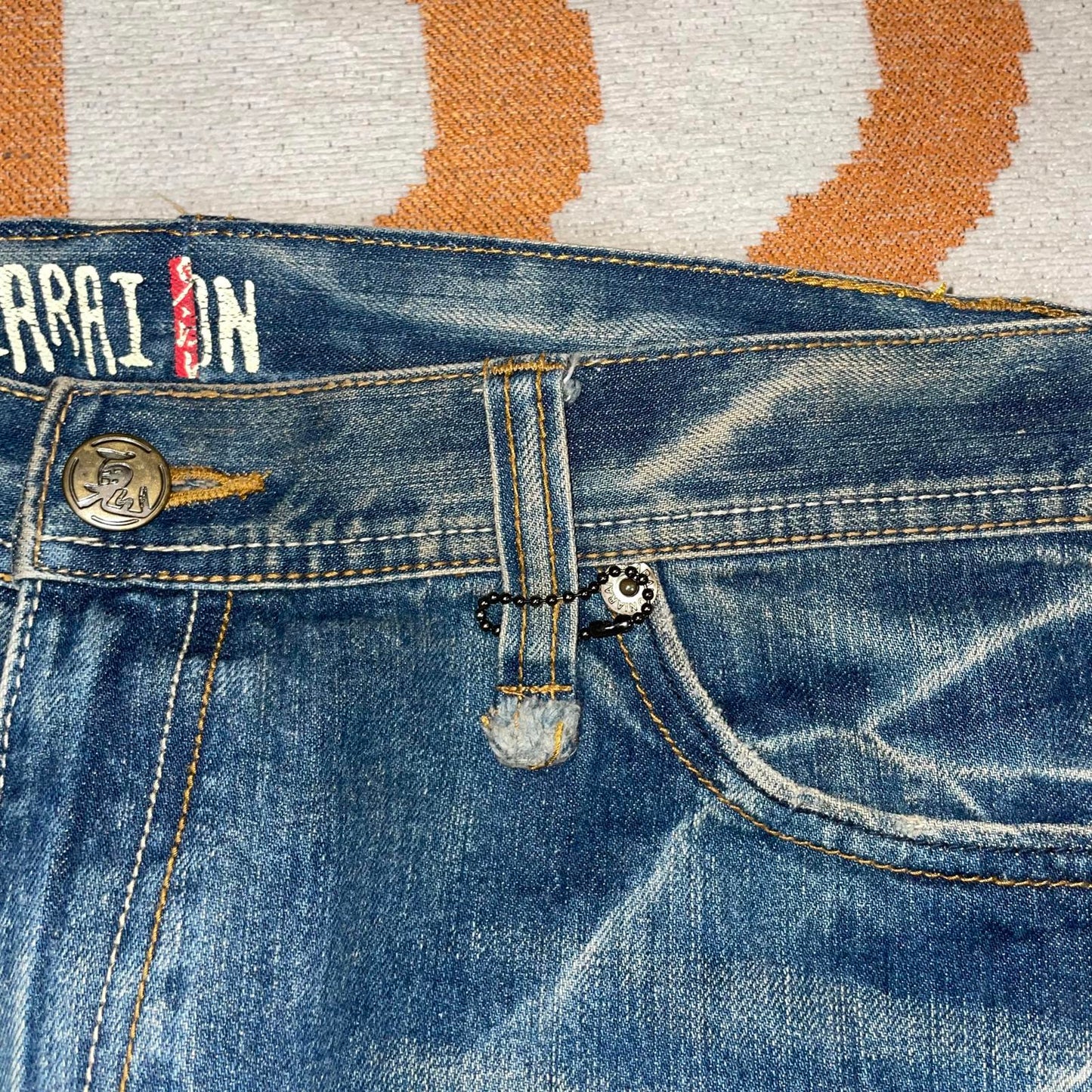 Oni Arai 00s Dragon Embroidered Jeans 36x31