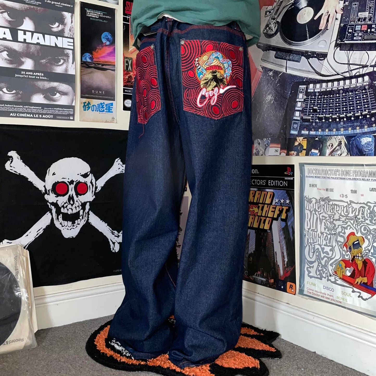 Coogi 90s Trippy Snake Embroidered Baggy Jeans 38x32