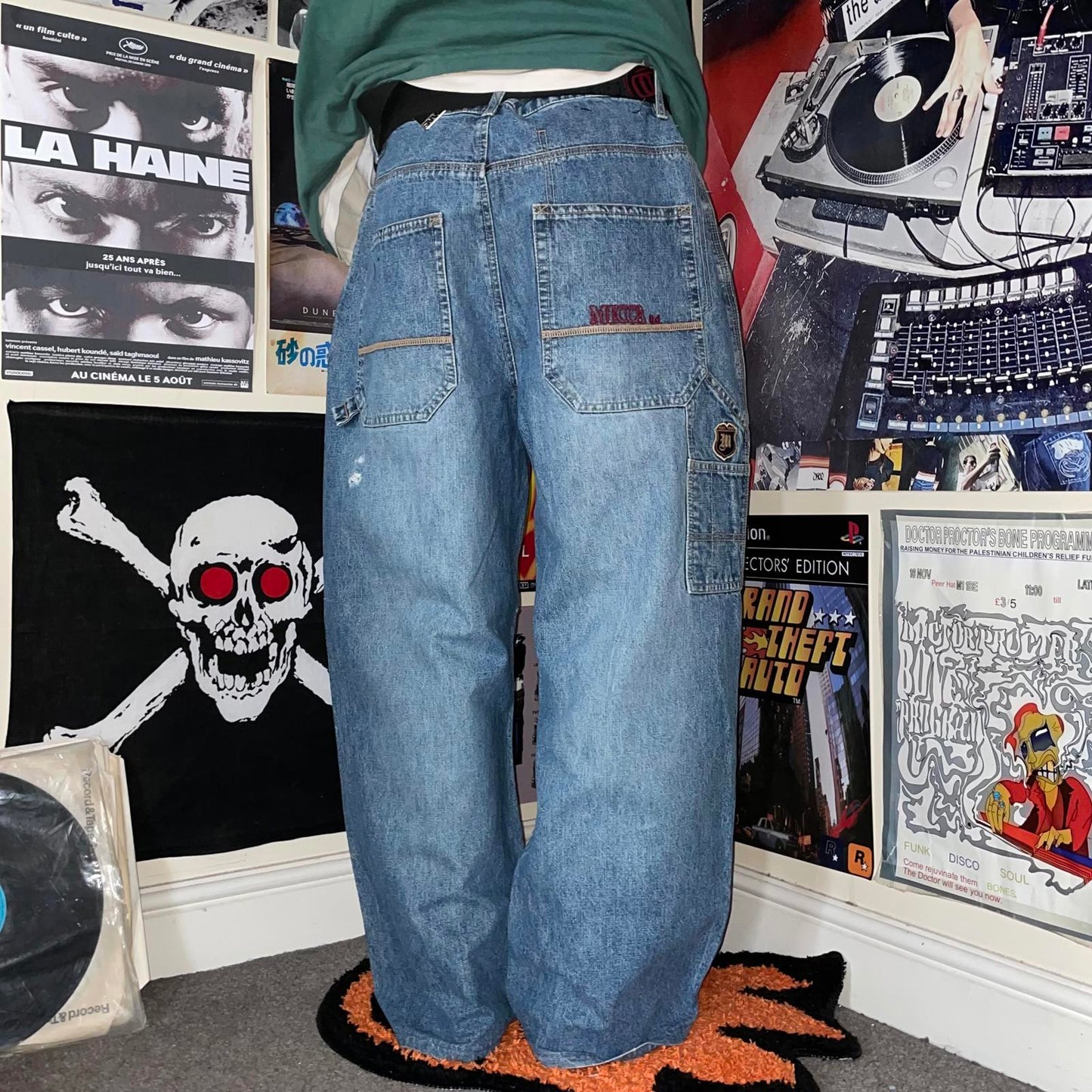 Mecca 00s Embroidered Baggy Blue Jeans 36x28