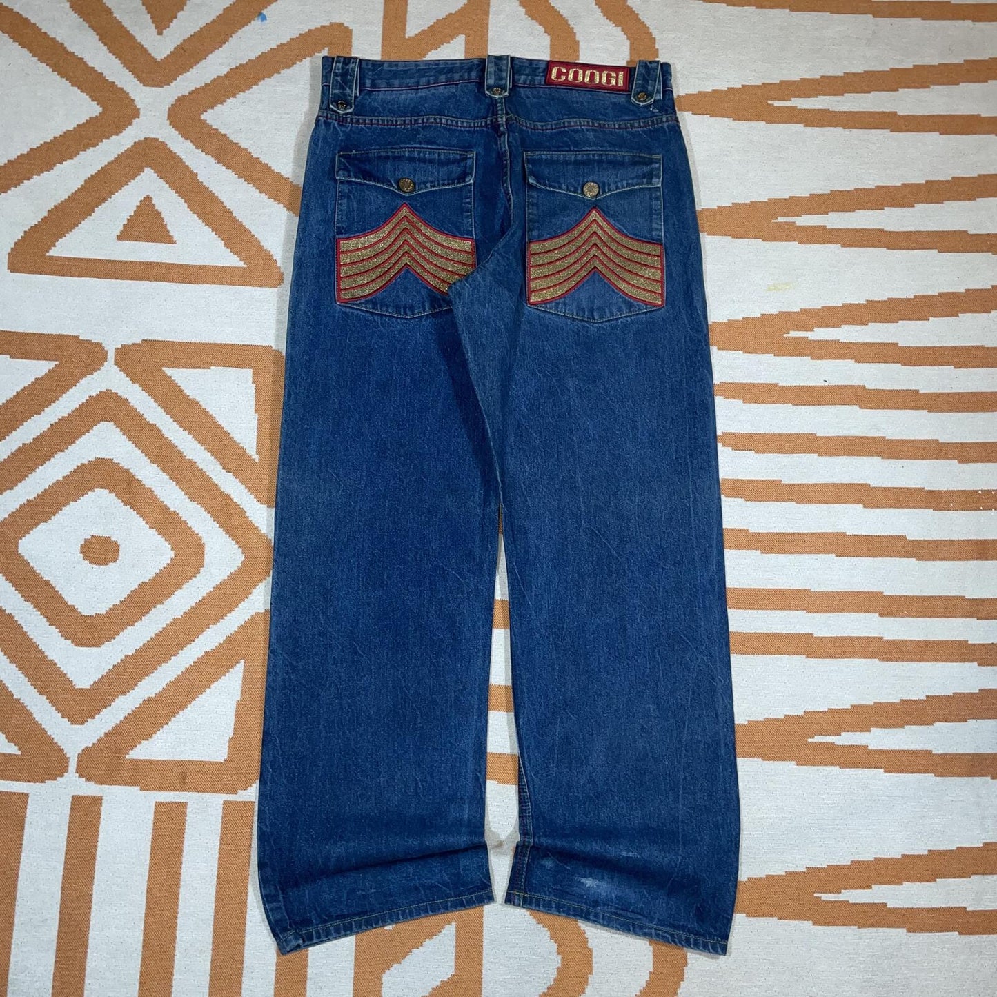 Coogi 90s Embroidered ‘Arrows’ Blue/Gold Baggy Jeans 36x32