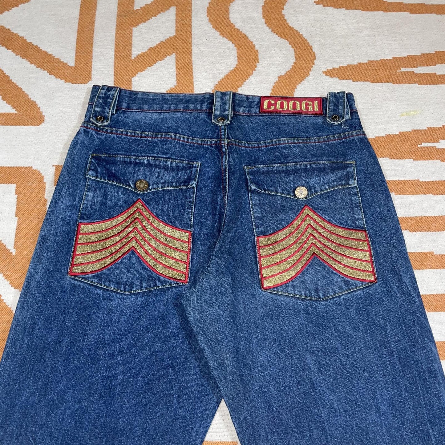 Coogi 90s Embroidered ‘Arrows’ Blue/Gold Baggy Jeans 36x32