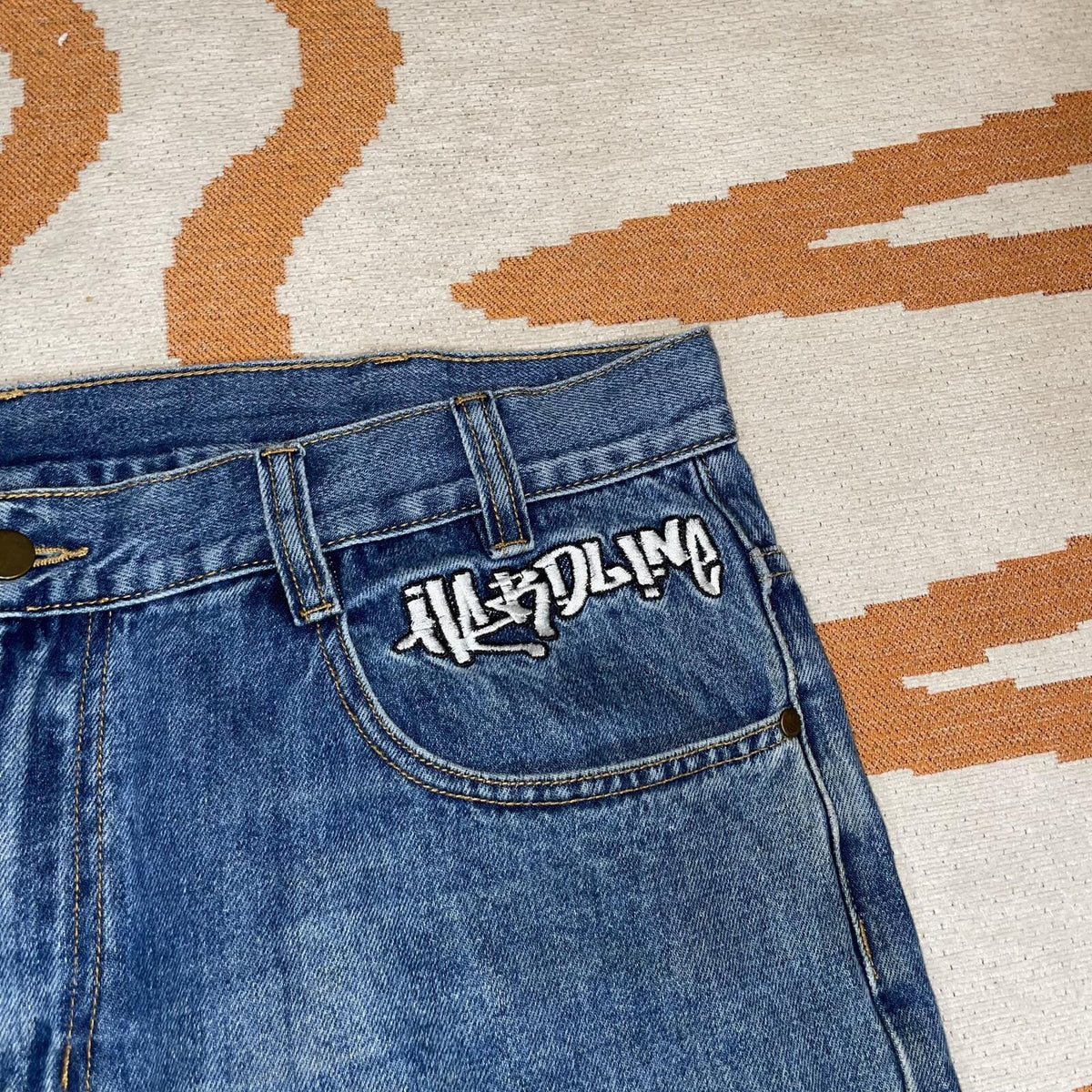 Hardline ‘23 Embroidered Bee Baggy Jeans 40x30