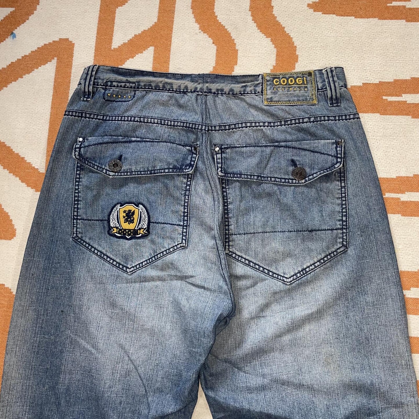 Coogi 90s Embroidered ‘Crest’ Baggy Denim Jeans 36x34