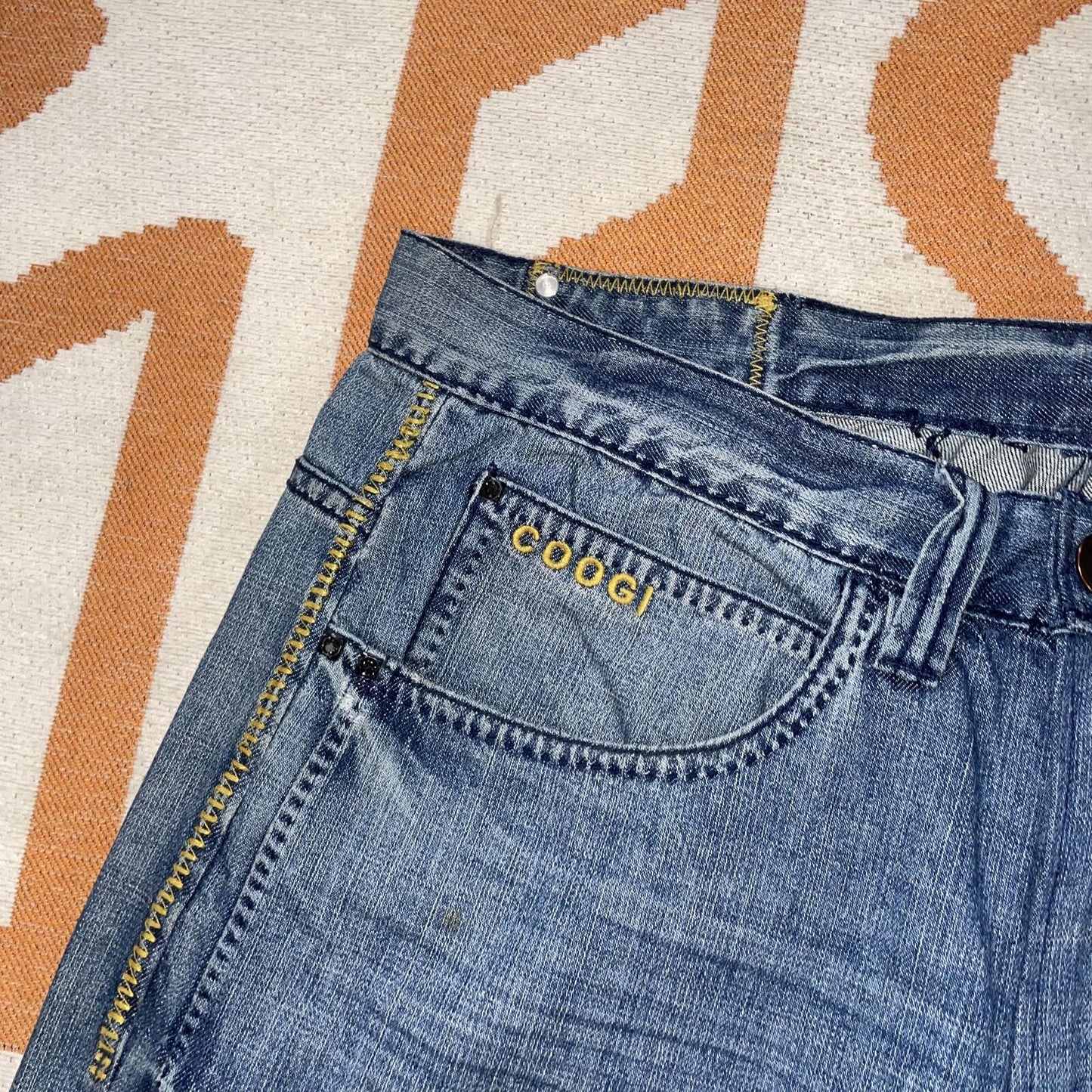 Coogi 90s Embroidered ‘Crest’ Baggy Denim Jeans 36x34