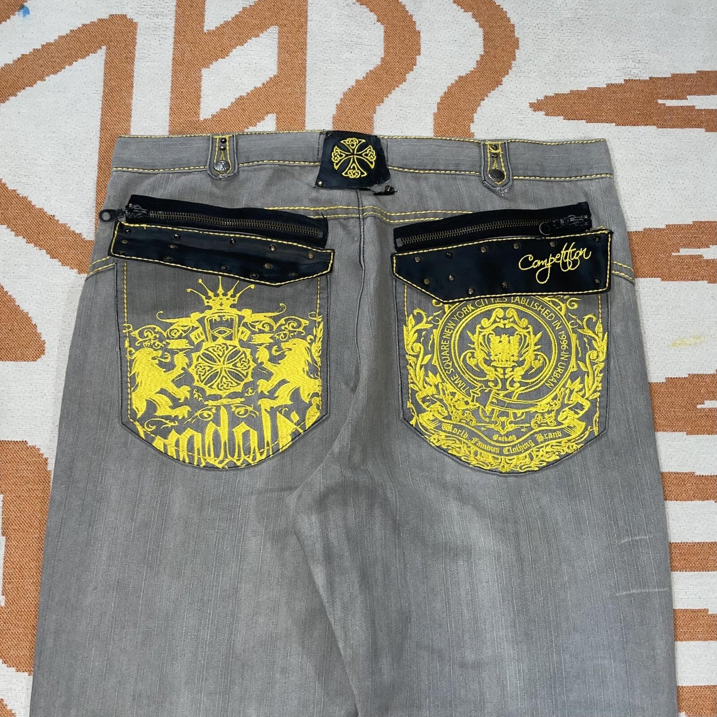 Competition 00s Embroidered Grey/Gold ‘Crests’ Baggy Jeans 40x32