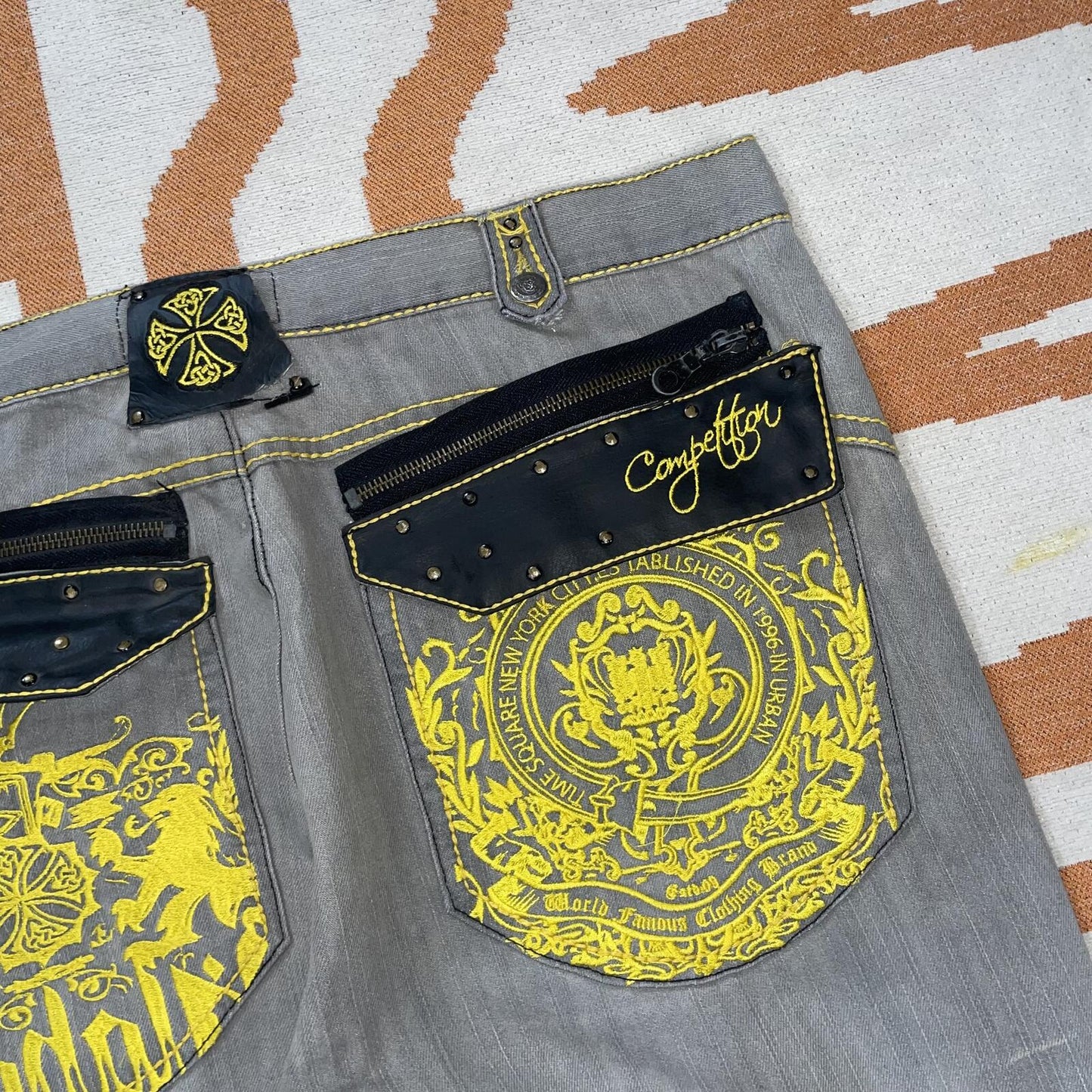 Competition 00s Embroidered Grey/Gold ‘Crests’ Baggy Jeans 40x32