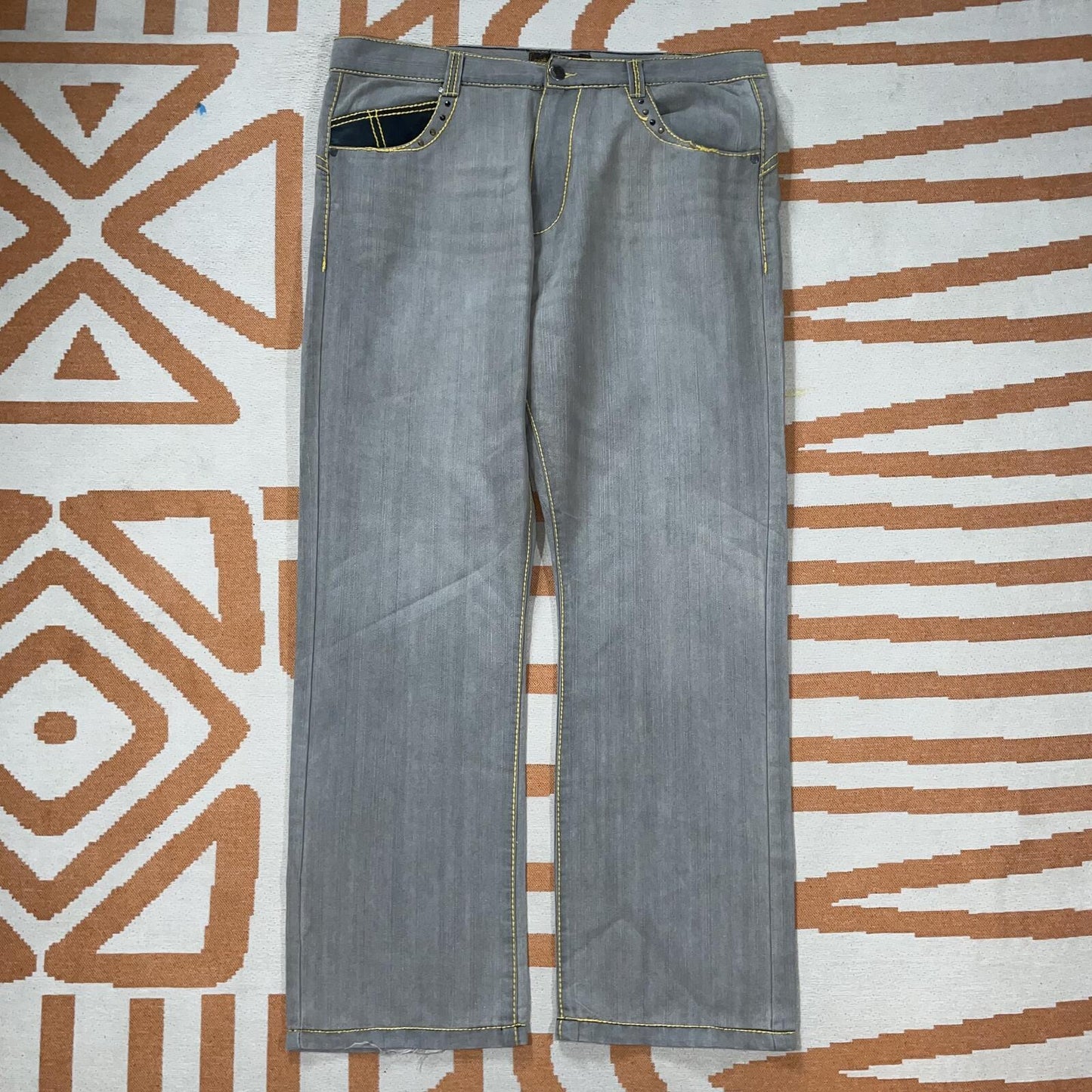 Competition 00s Embroidered Grey/Gold ‘Crests’ Baggy Jeans 40x32