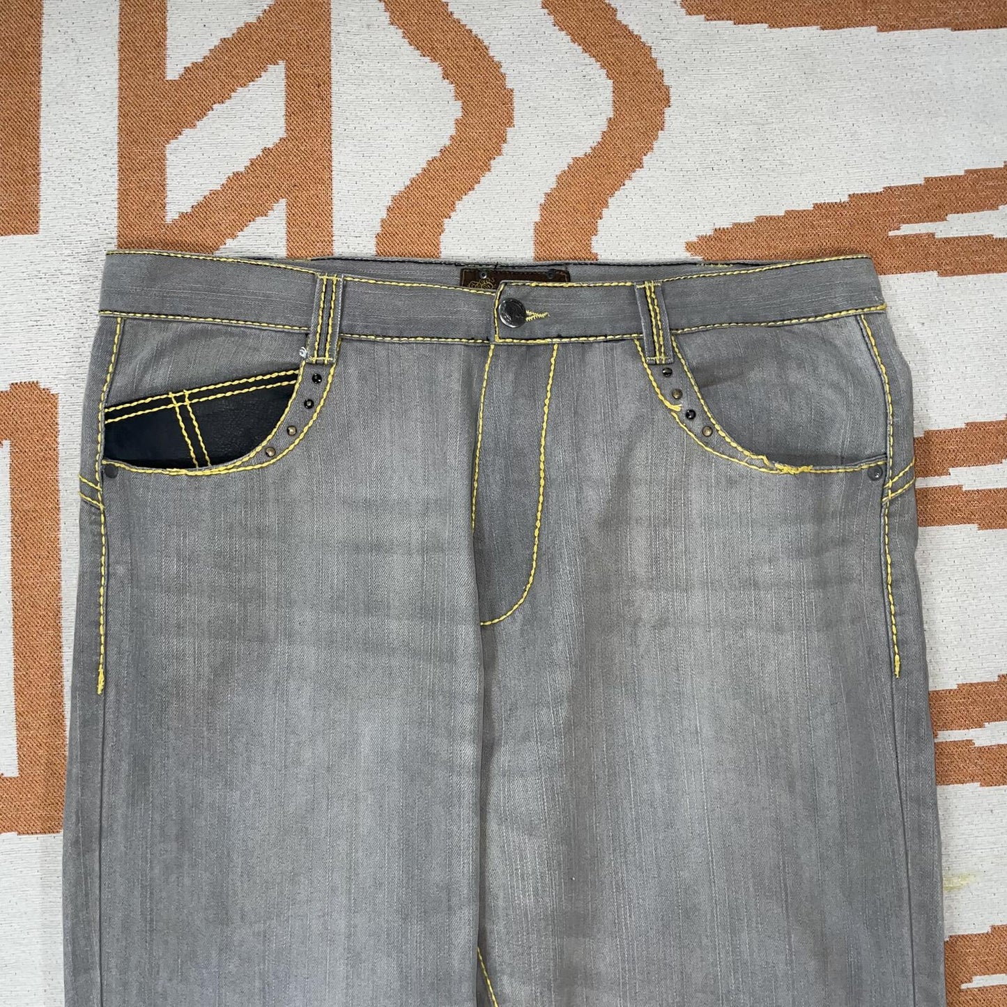 Competition 00s Embroidered Grey/Gold ‘Crests’ Baggy Jeans 40x32