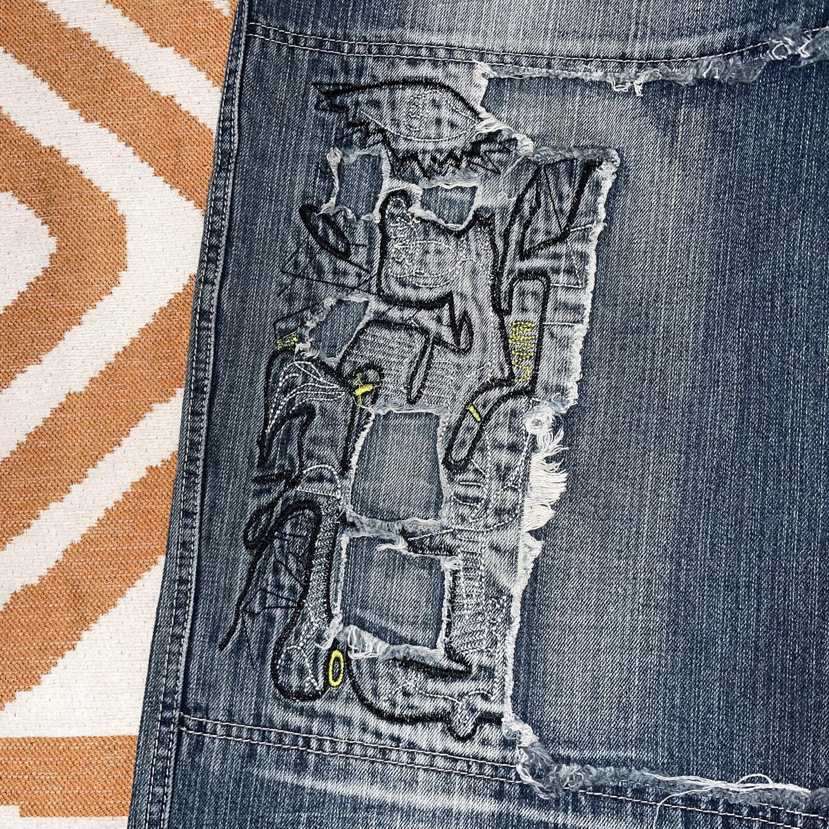 Da Lun 90s Embroidered Abstract Baggy Jeans 40x32