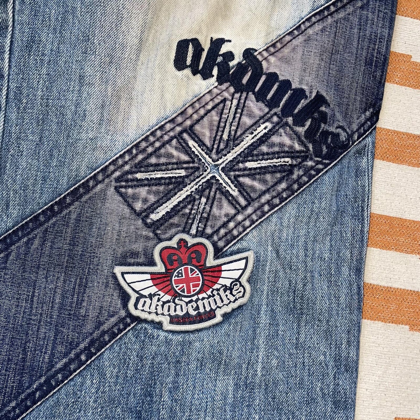 Akademiks 00s Embroidered Baggy ‘Brit’ Jeans 36x32