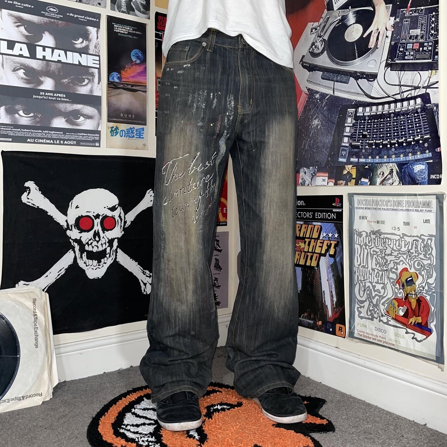 BM 00s Printed ‘Adventure’ Graphic Black Flared Jeans 32x34