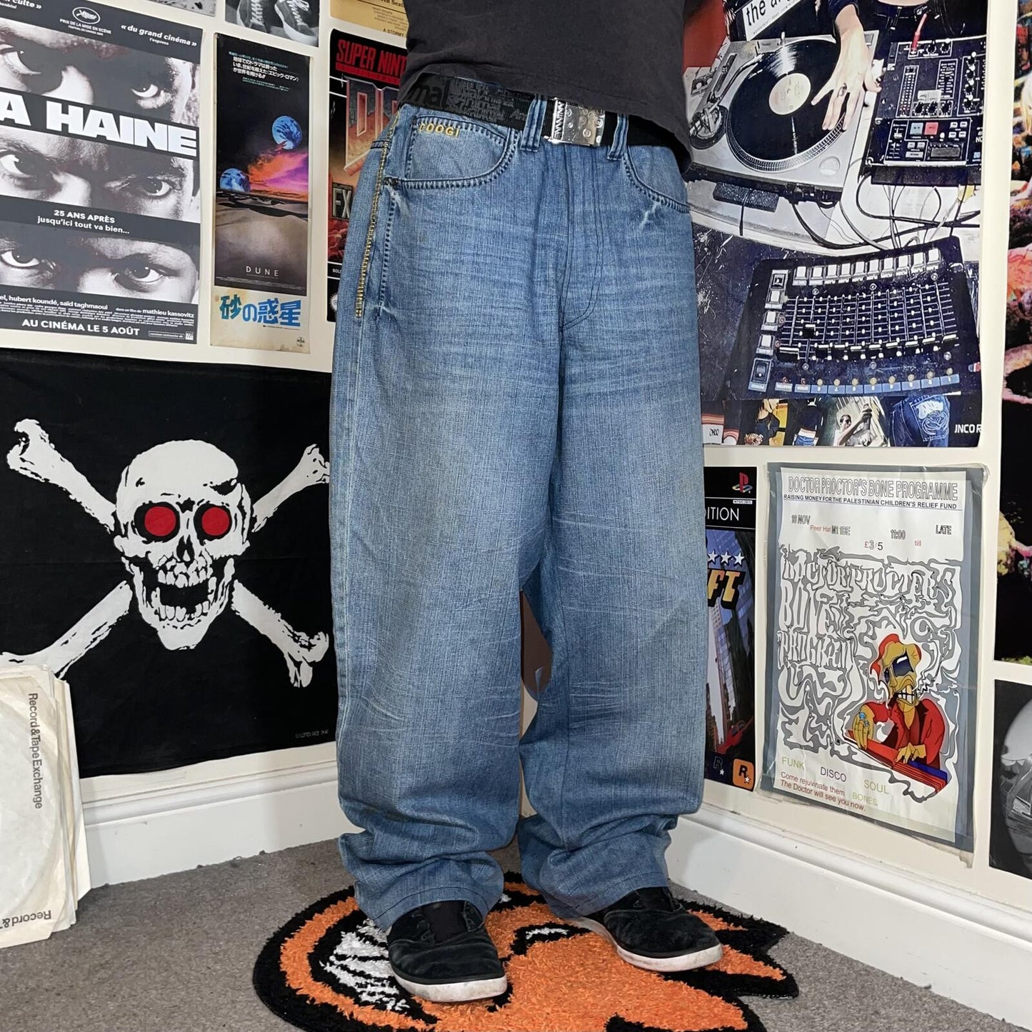 Coogi 90s Embroidered ‘Crest’ Baggy Denim Jeans 36x34
